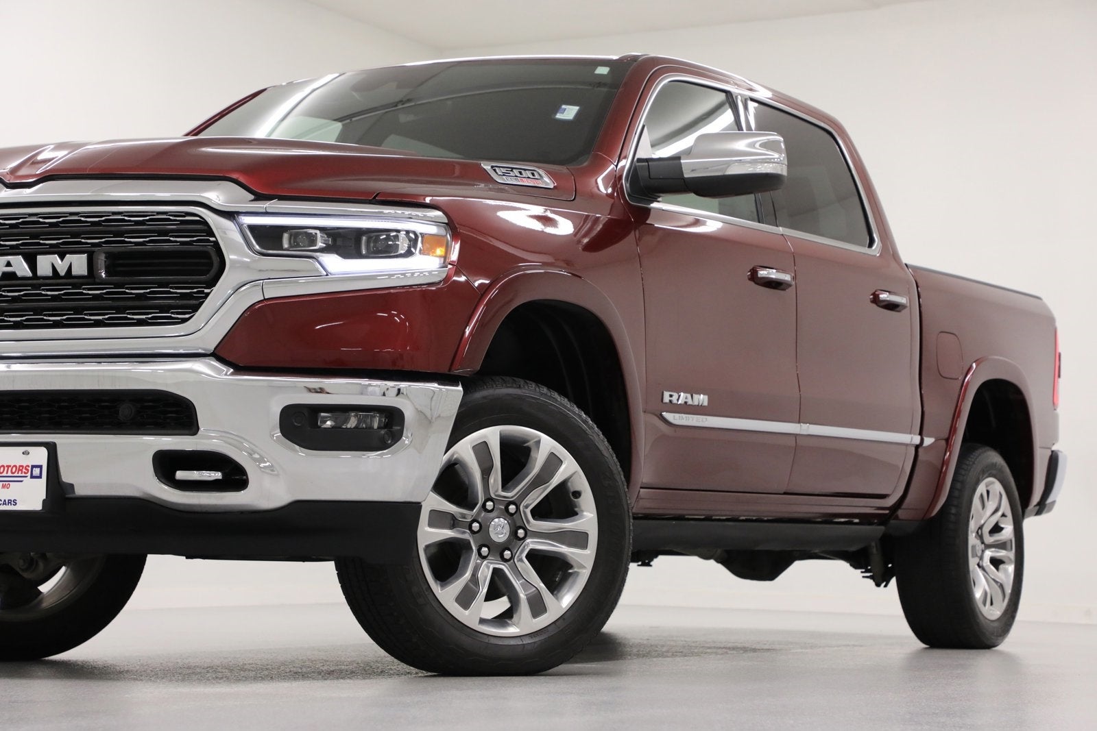 2022 RAM 1500 Crew Cab Limited 4WD Heated Cooled Leather Memory Remote Start 20 Inch Wheels HD Camera Intellibeam