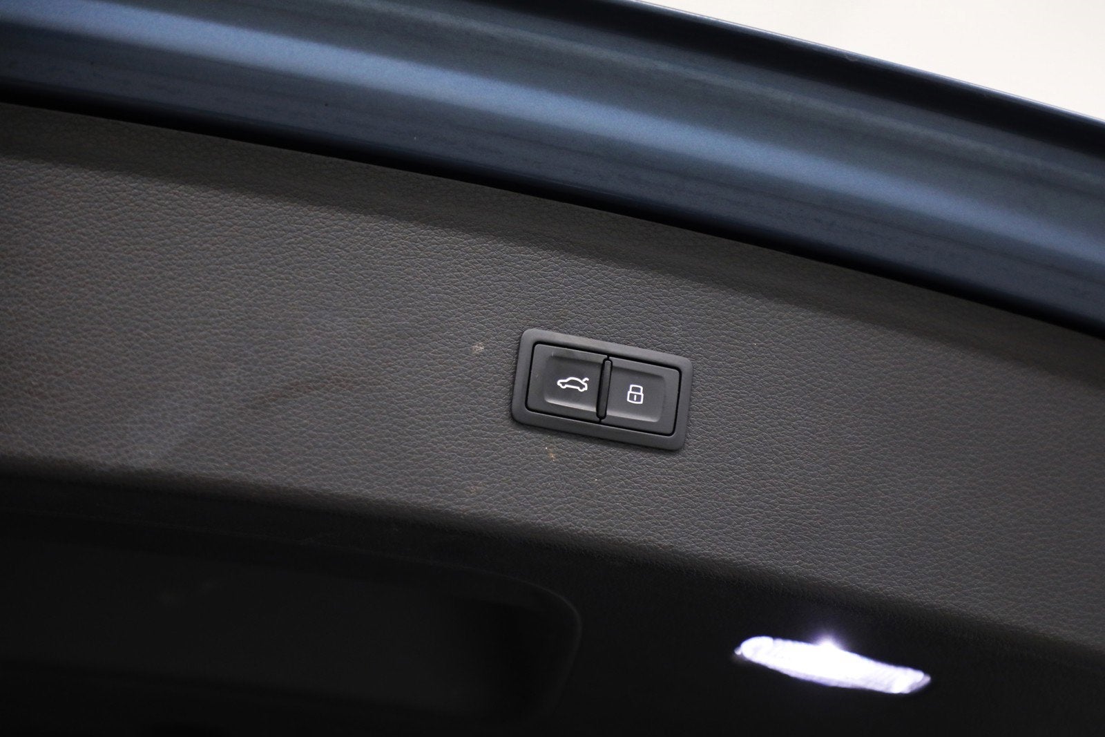 2018 Audi Q5 Prestige Sunroof Heated Black Leather Heated Rear Seats 19 Speaker B&O Power Liftgate Dual Exhaust