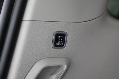 2023 Jeep Wagoneer Base