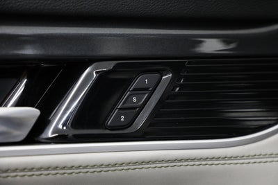 2023 Jeep Wagoneer Base