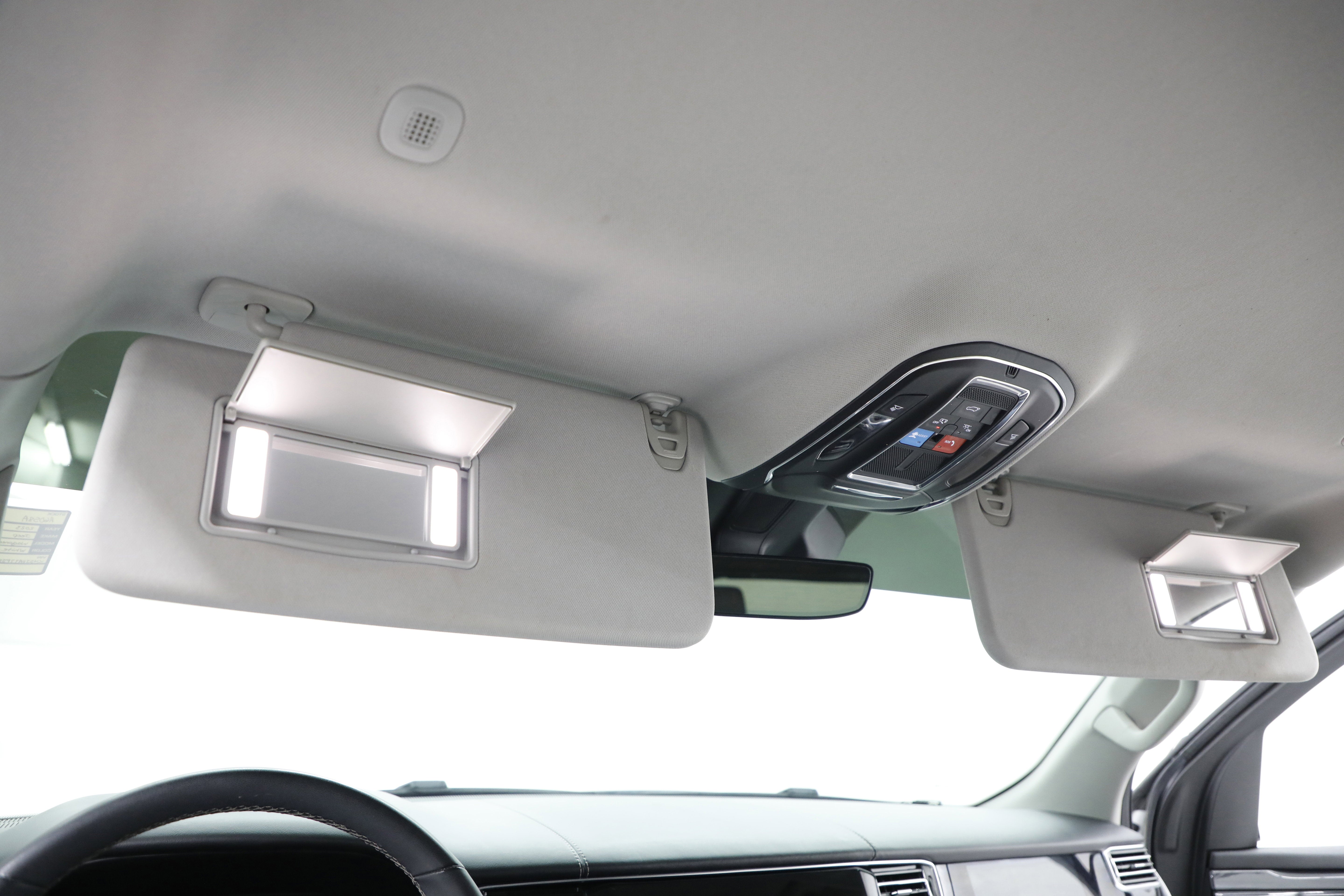 2023 Jeep Wagoneer Base