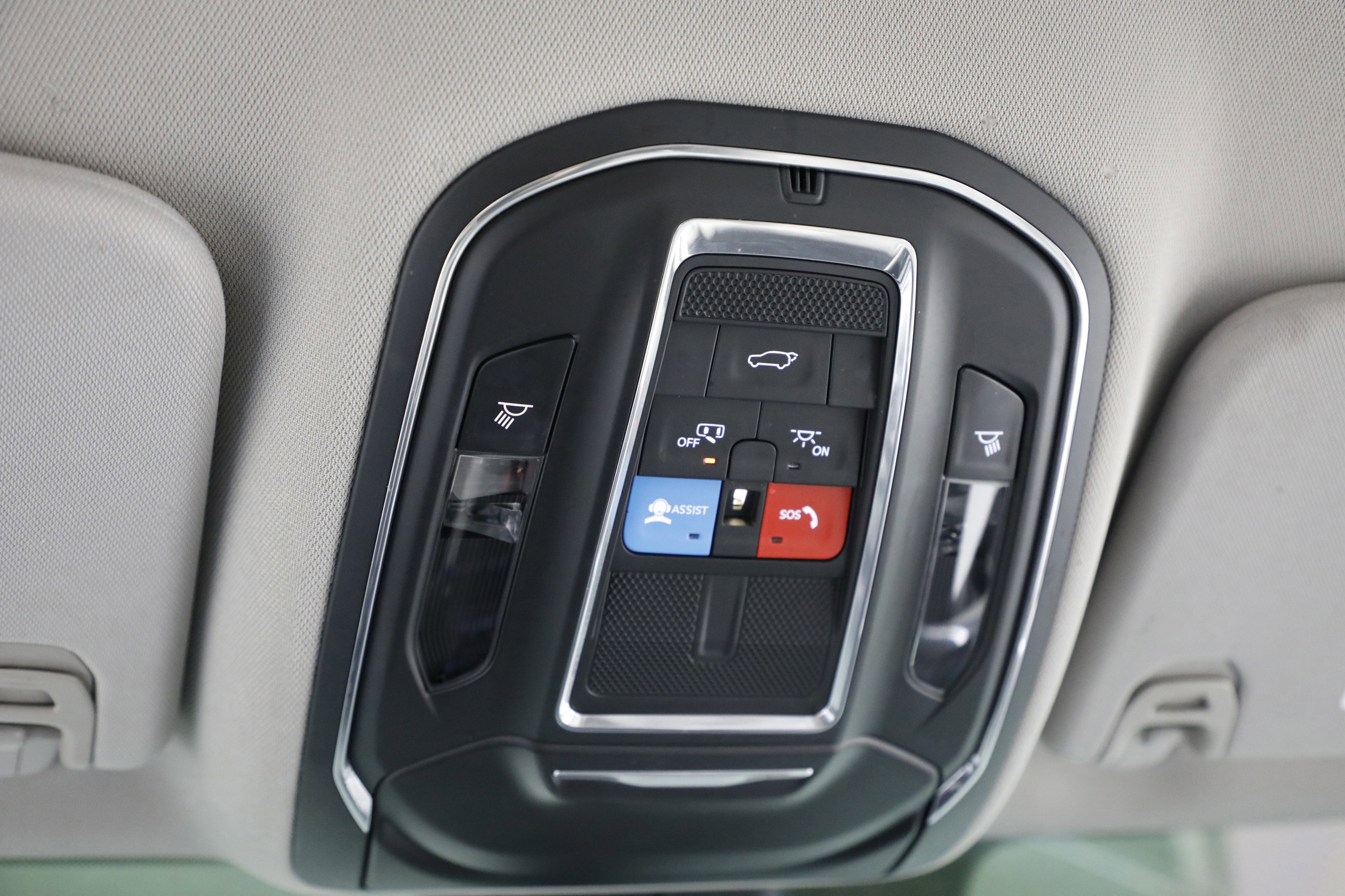 2023 Jeep Wagoneer Base