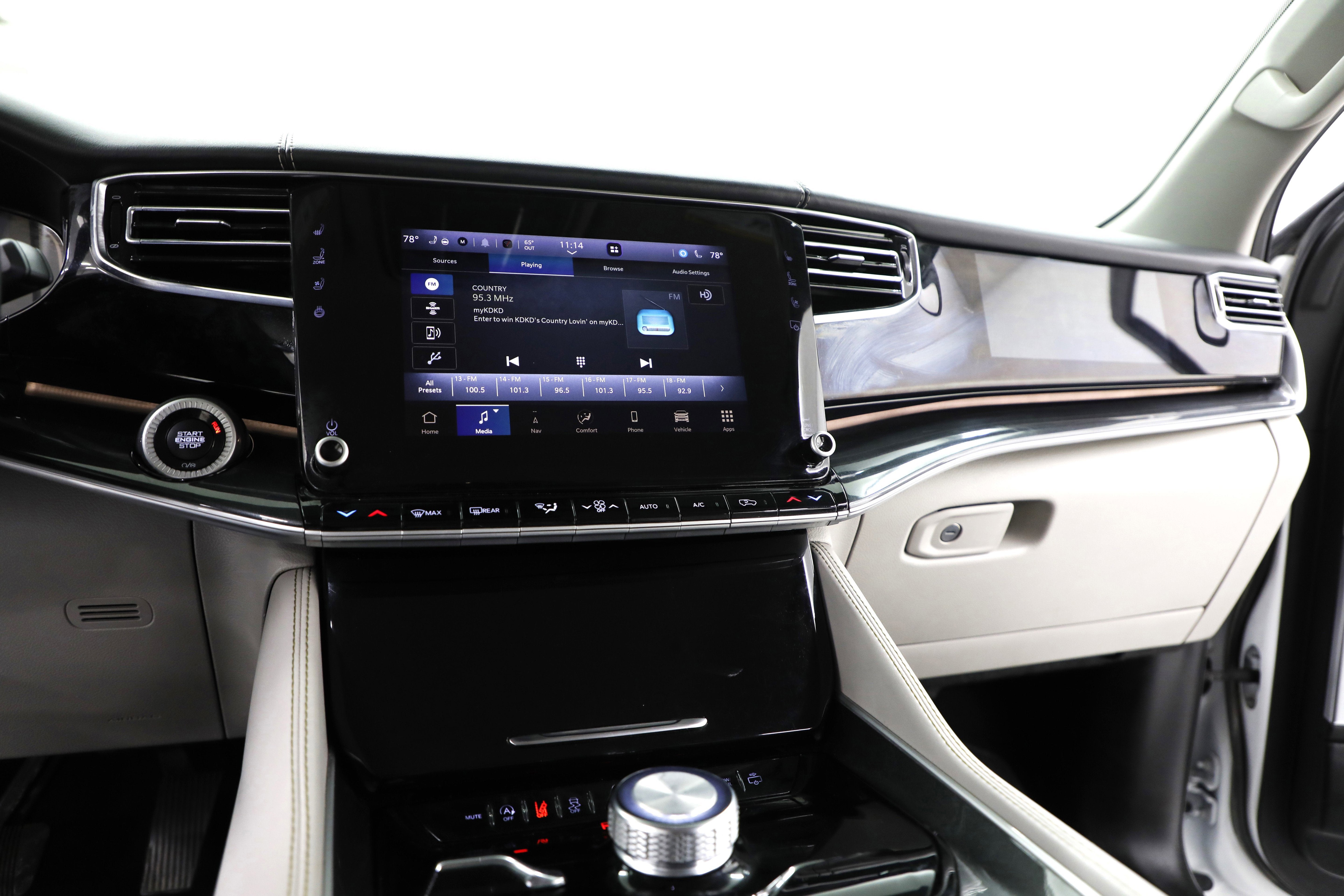 2023 Jeep Wagoneer Base