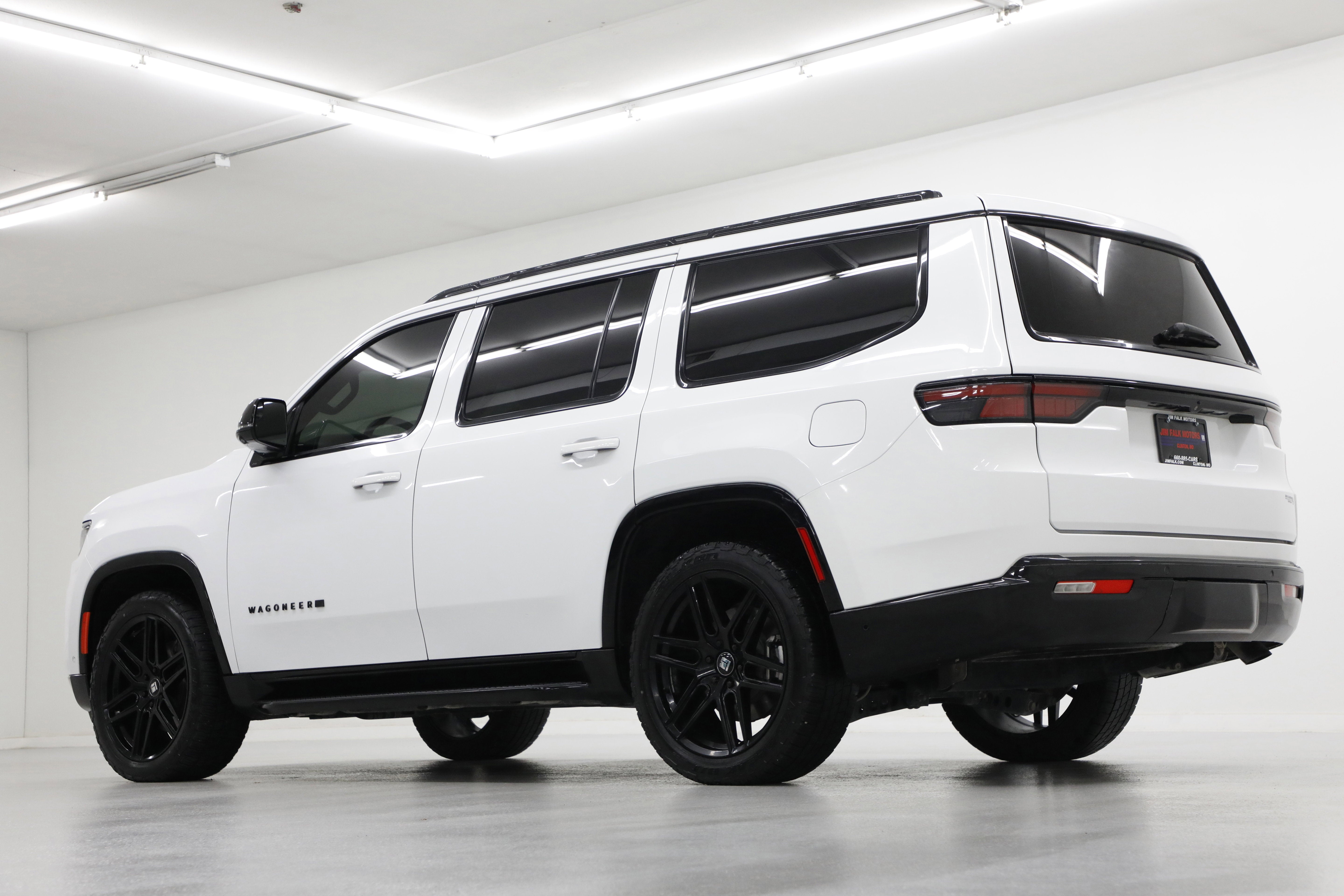 2023 Jeep Wagoneer Base