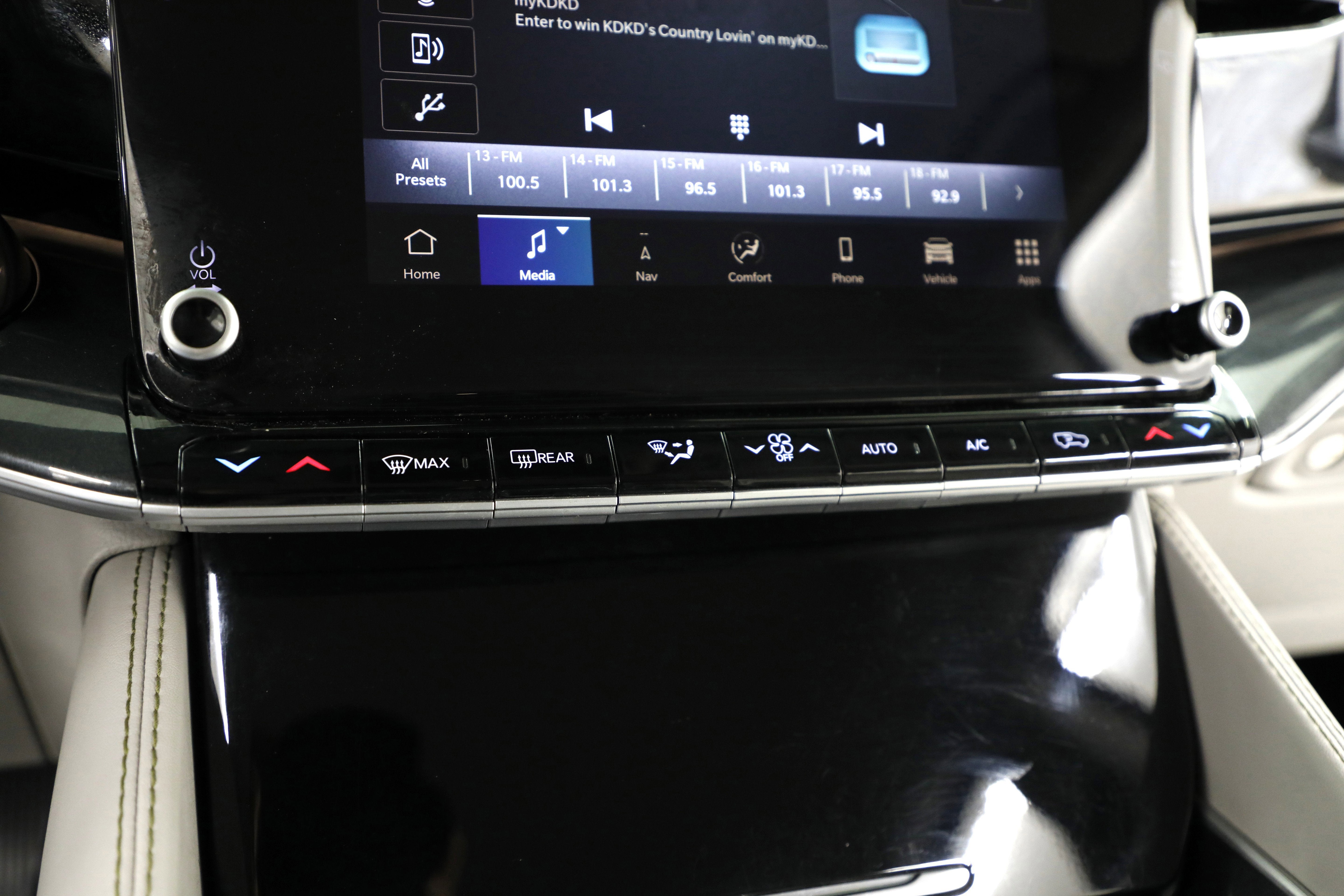 2023 Jeep Wagoneer Base