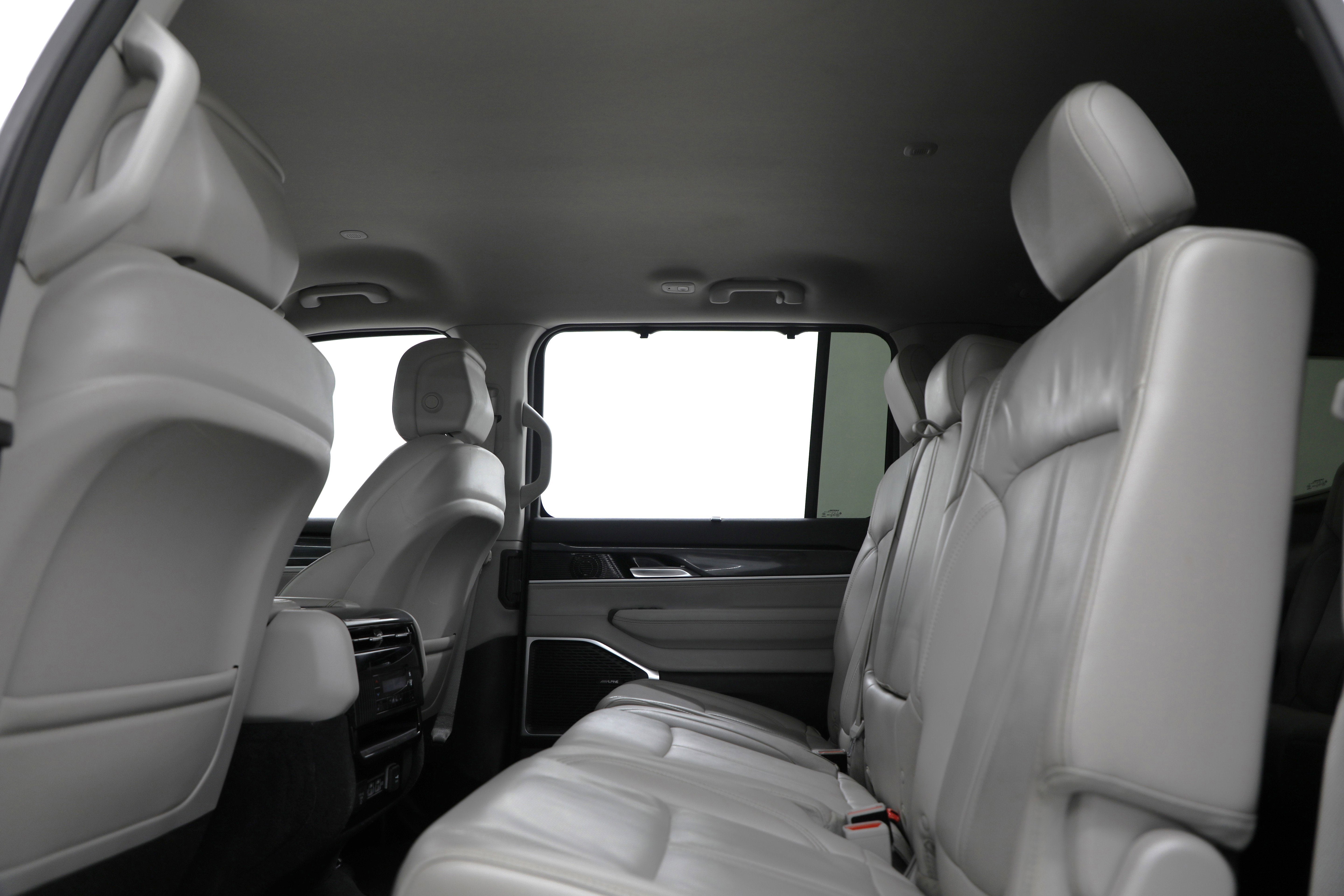 2023 Jeep Wagoneer Base