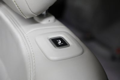 2023 Jeep Wagoneer Base