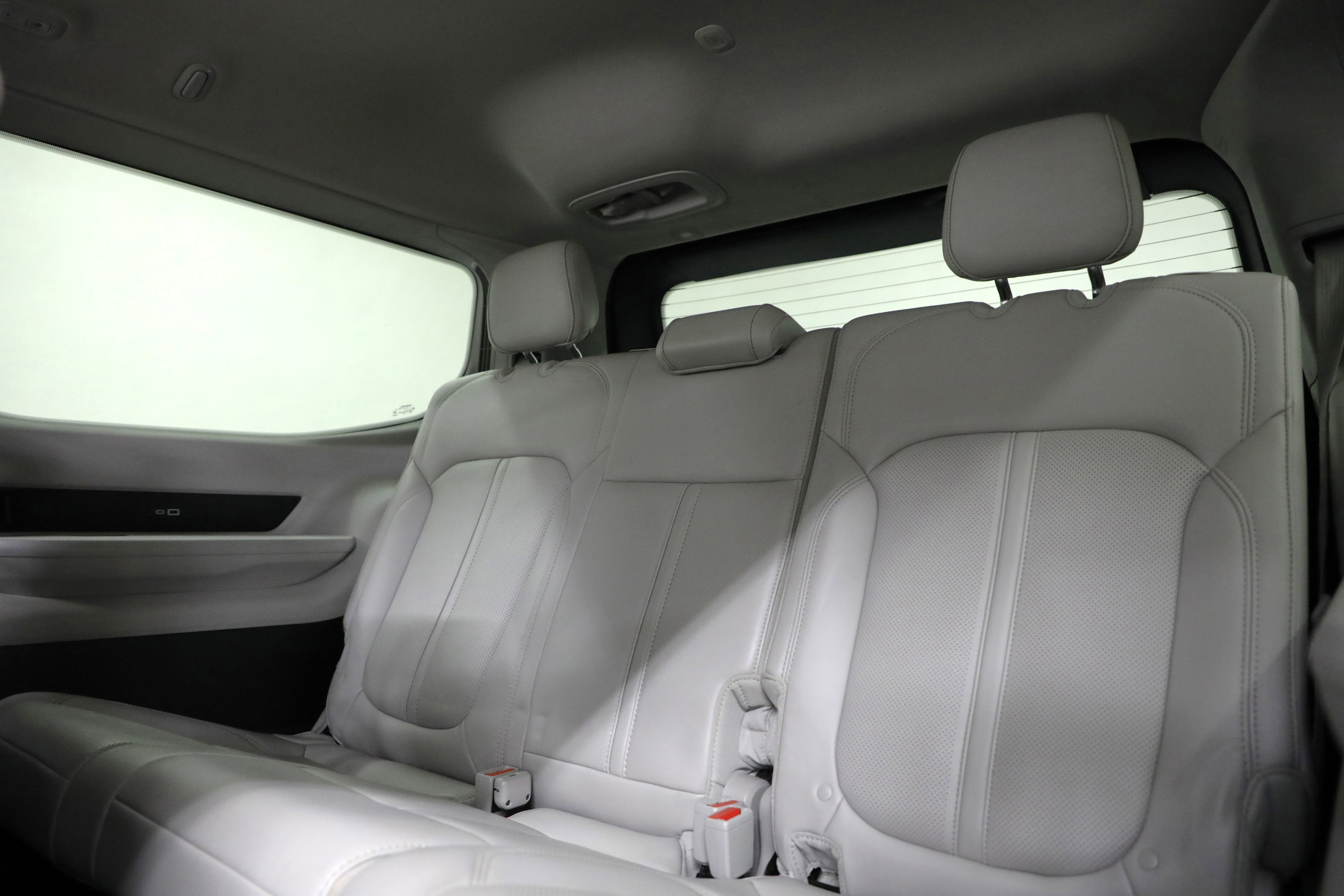 2023 Jeep Wagoneer Base