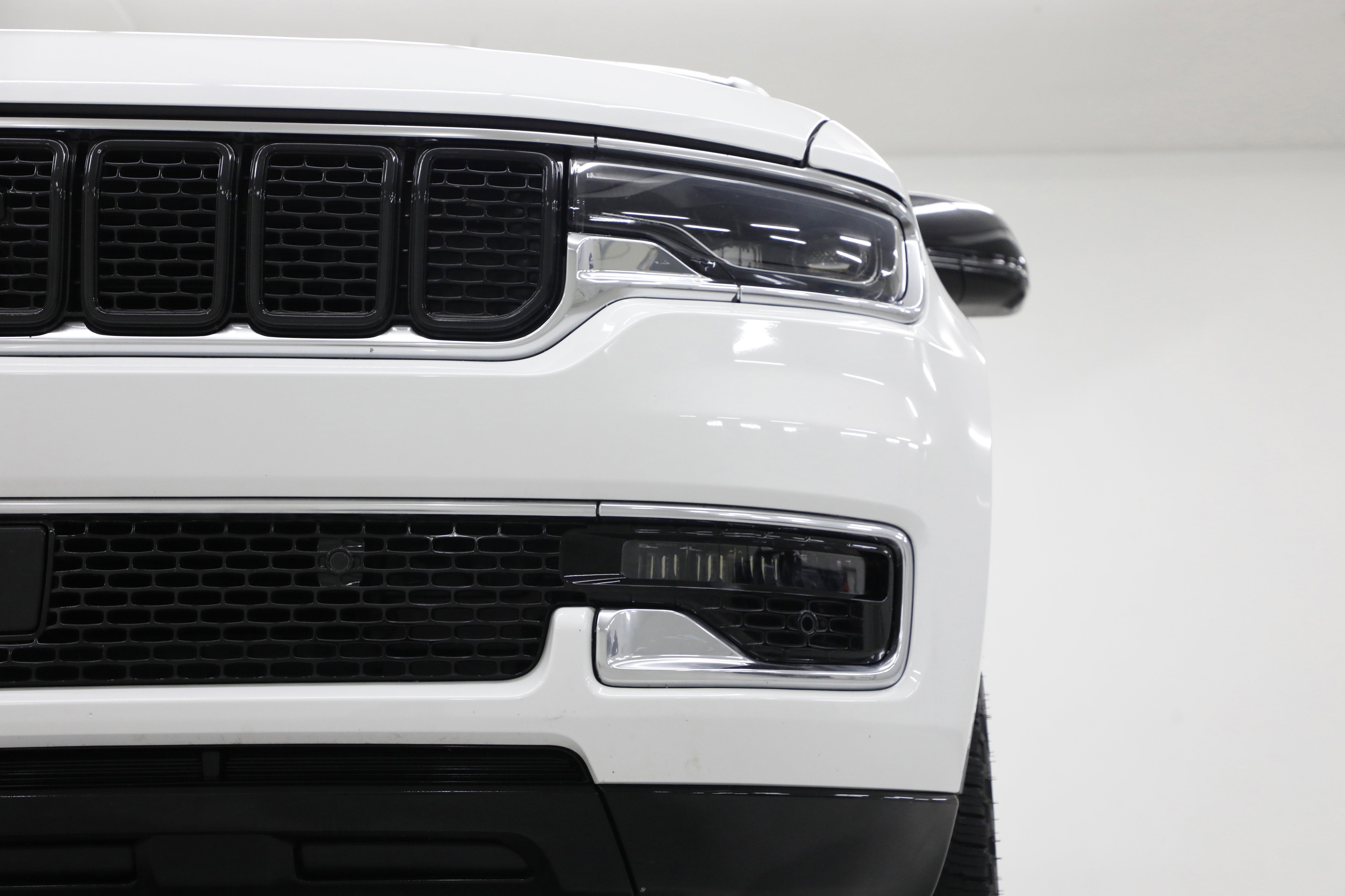 2023 Jeep Wagoneer Base