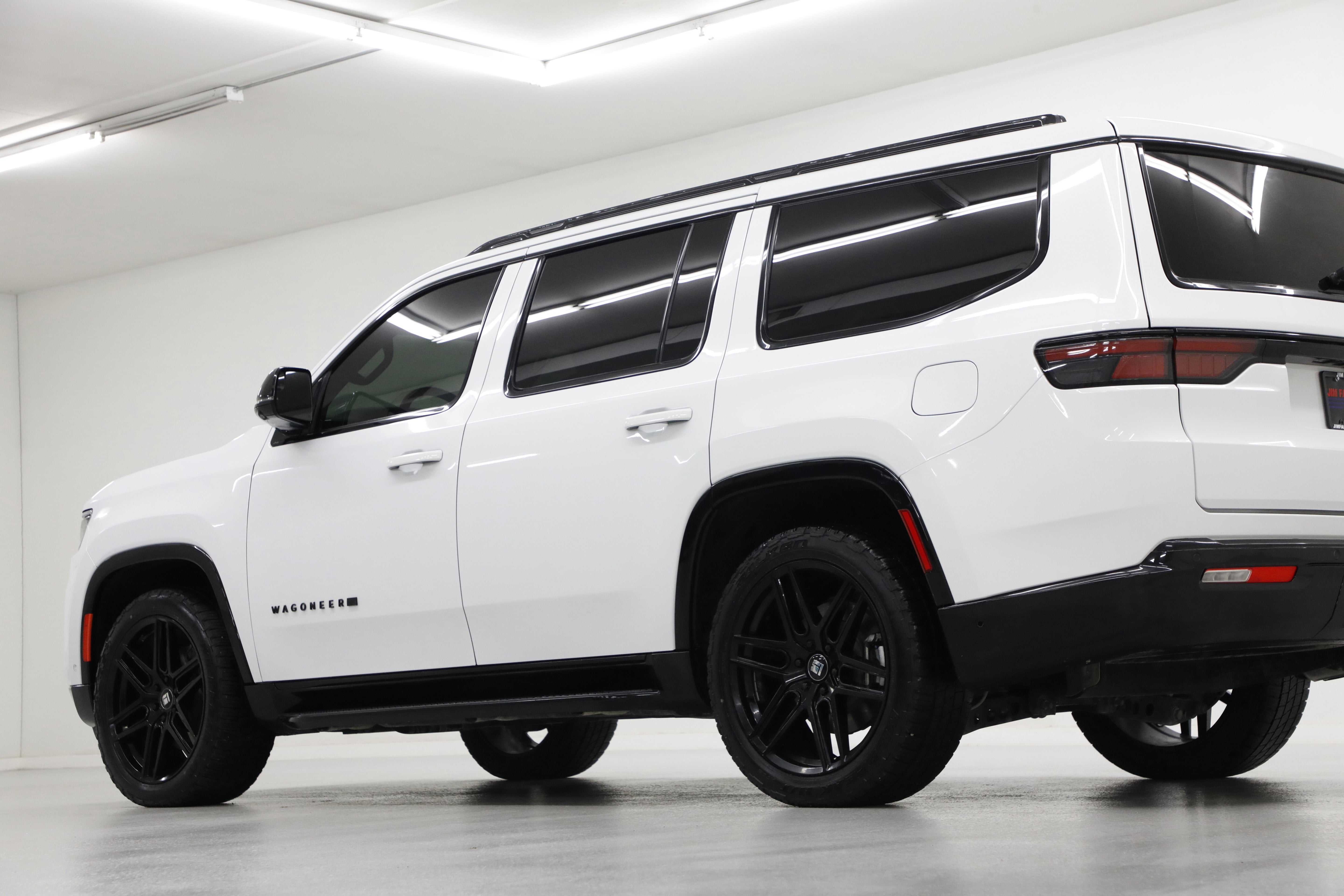 2023 Jeep Wagoneer Base