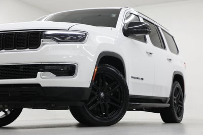 2023 Jeep Wagoneer Base