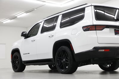 2023 Jeep Wagoneer Base