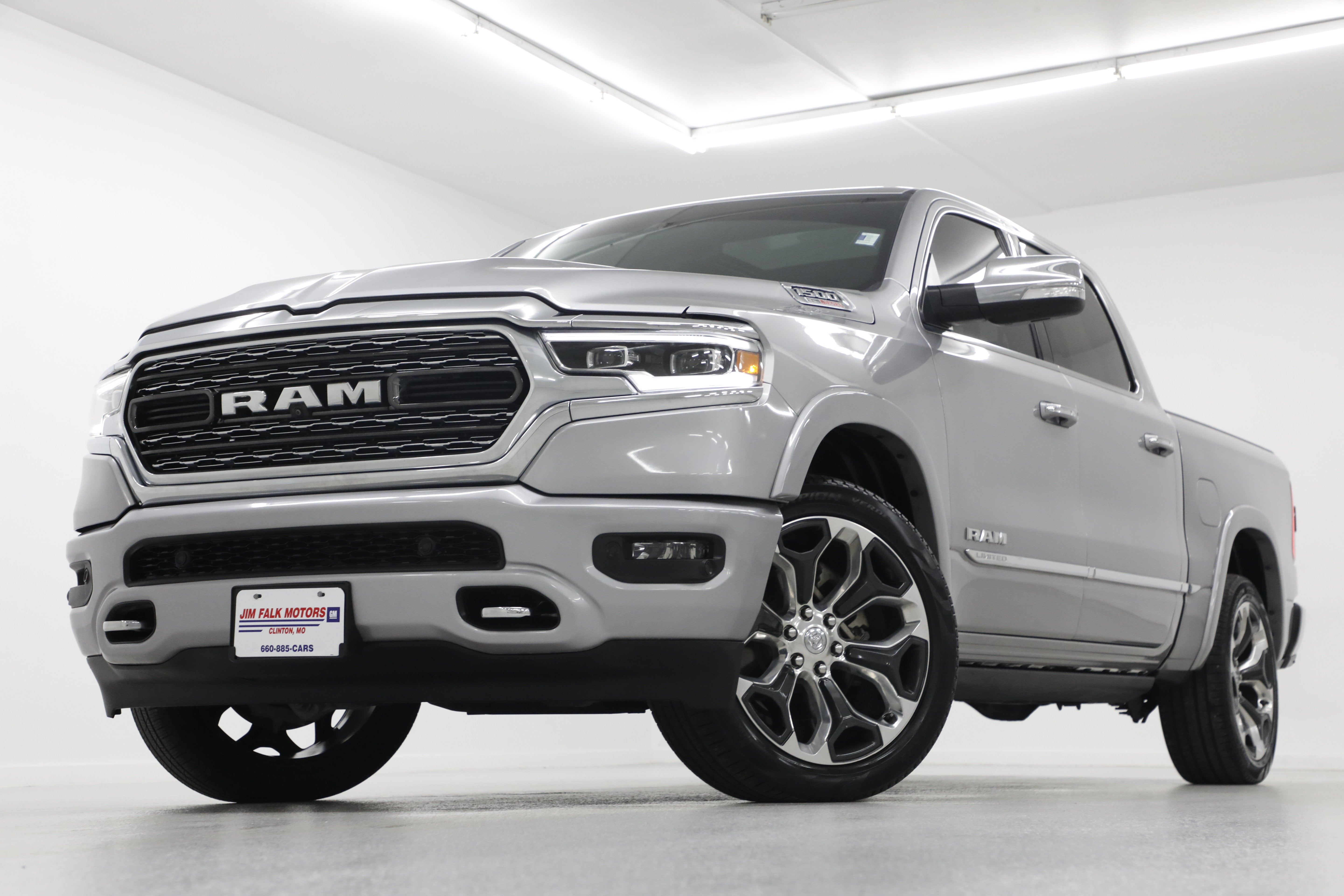 2022 RAM 1500 Limited 4x4 Crew Cab 5'7's photo