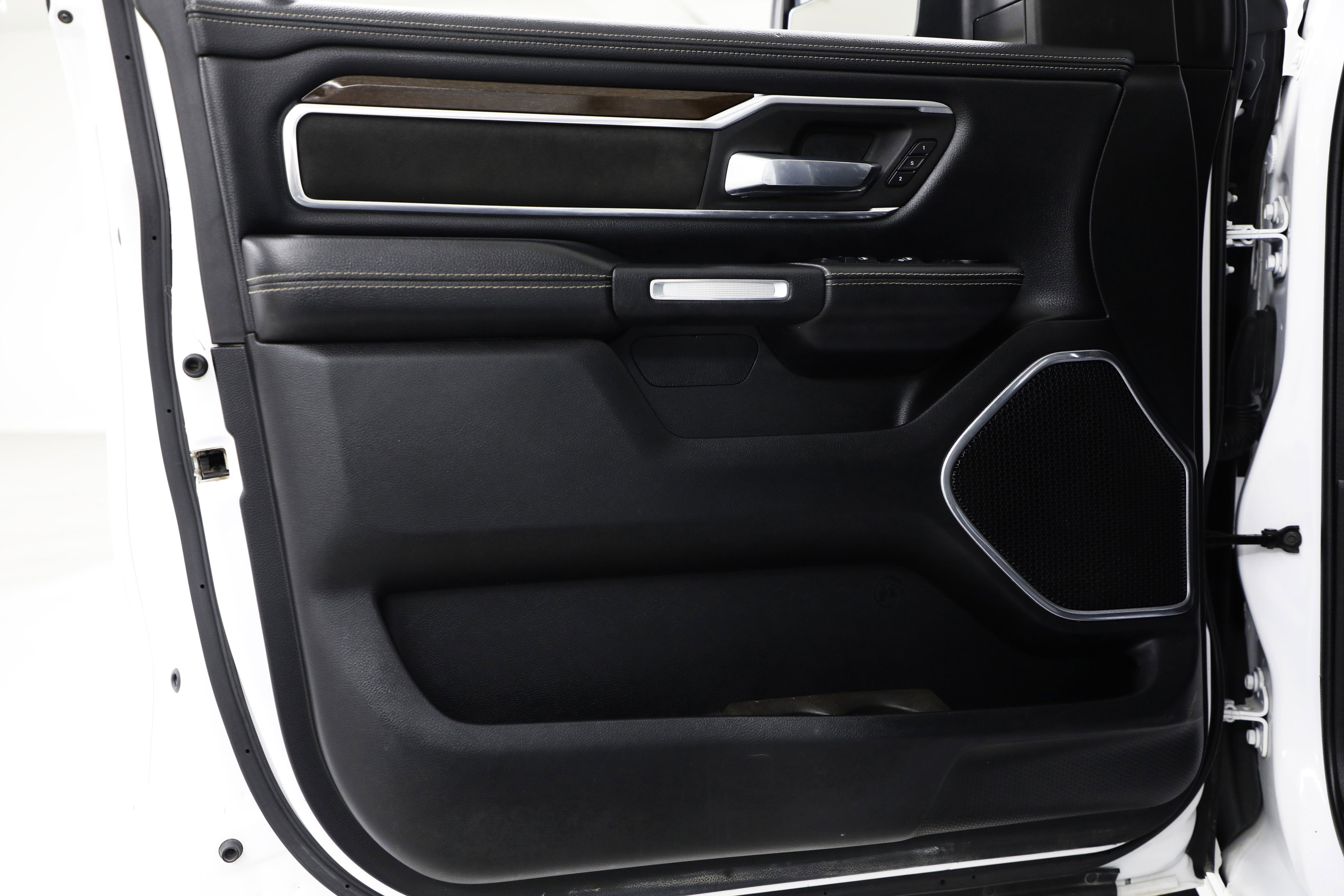 2021 RAM 1500 LARAM Base