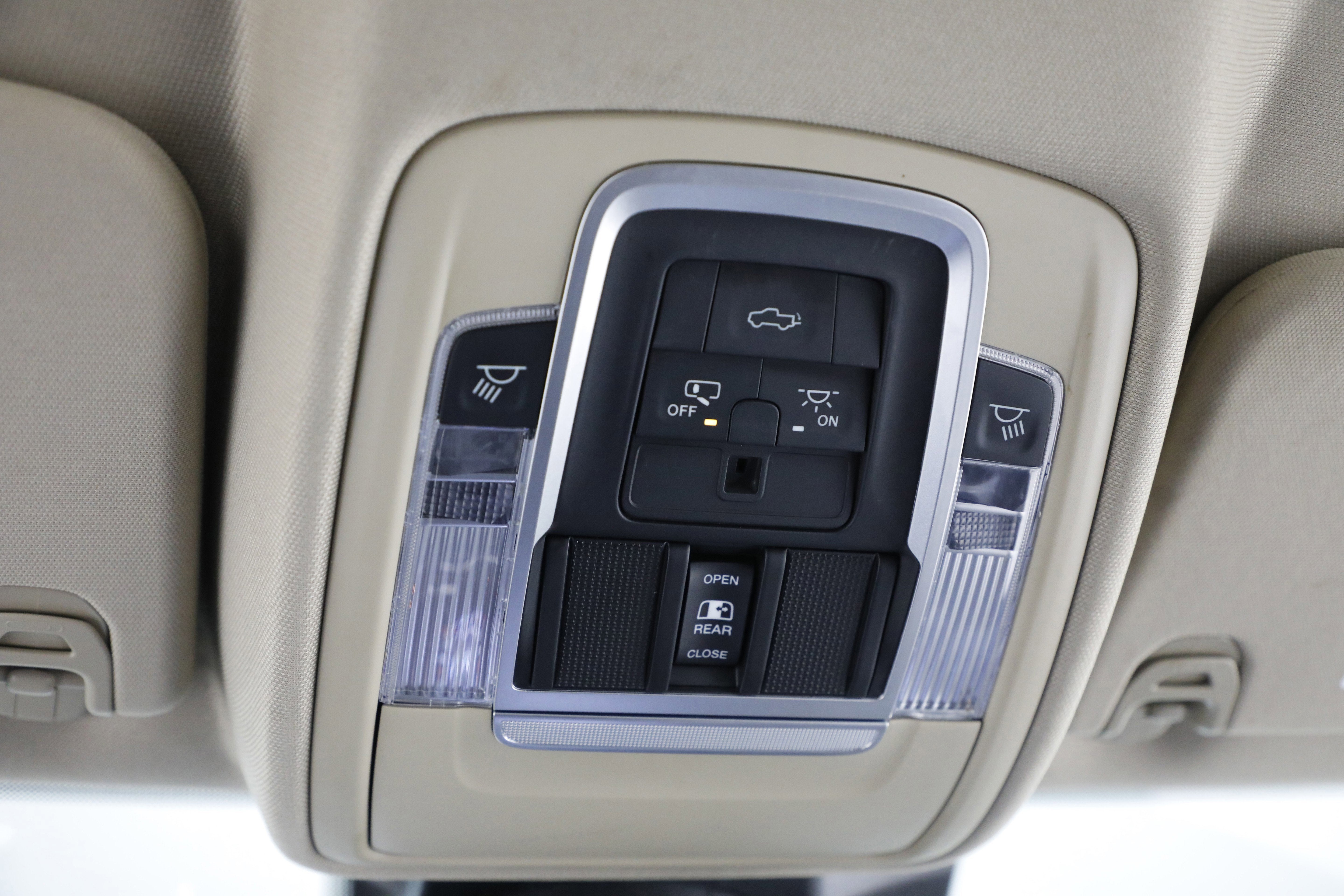 2021 RAM 1500 LARAM Base