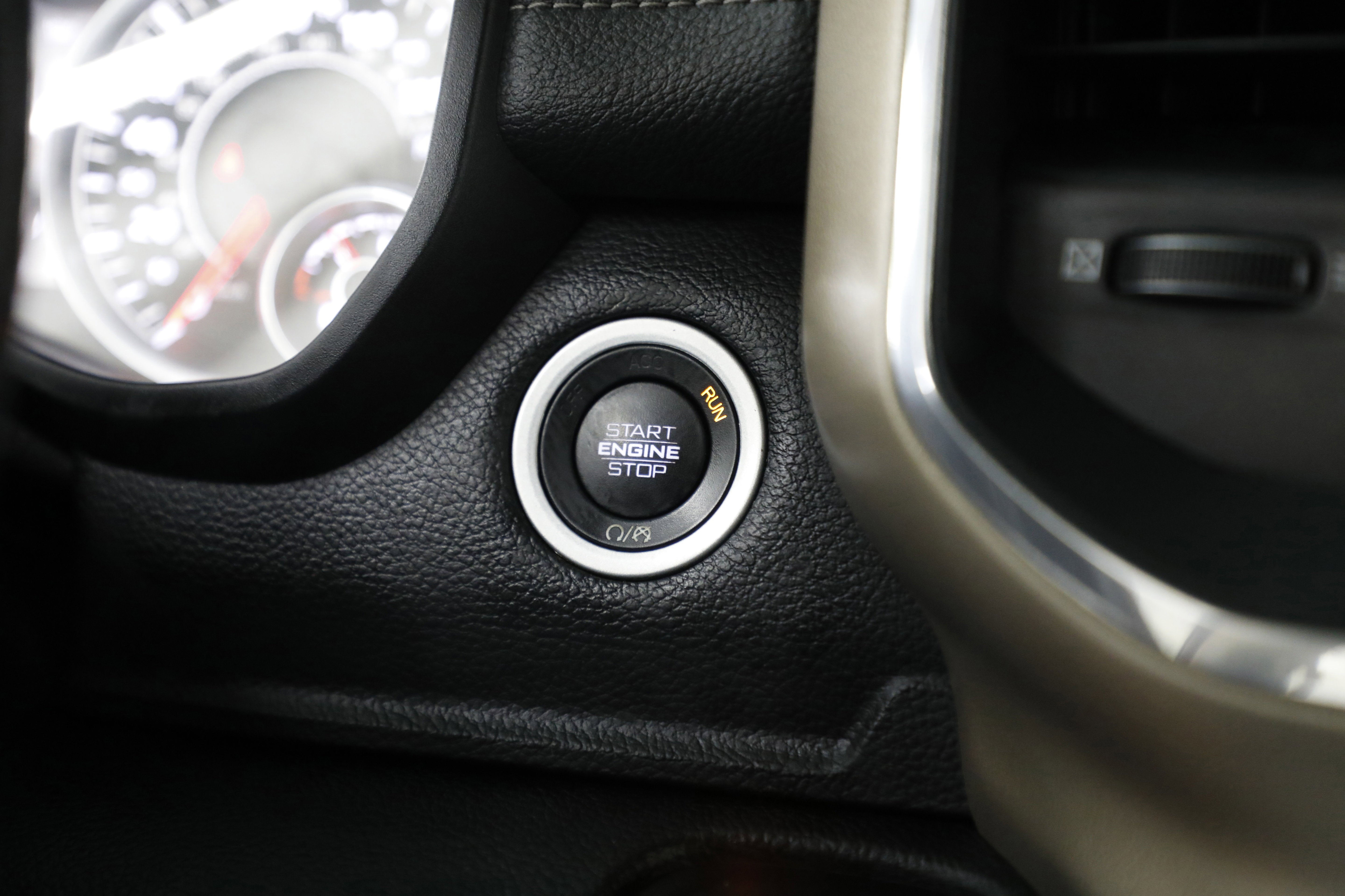 2021 RAM 1500 LARAM Base