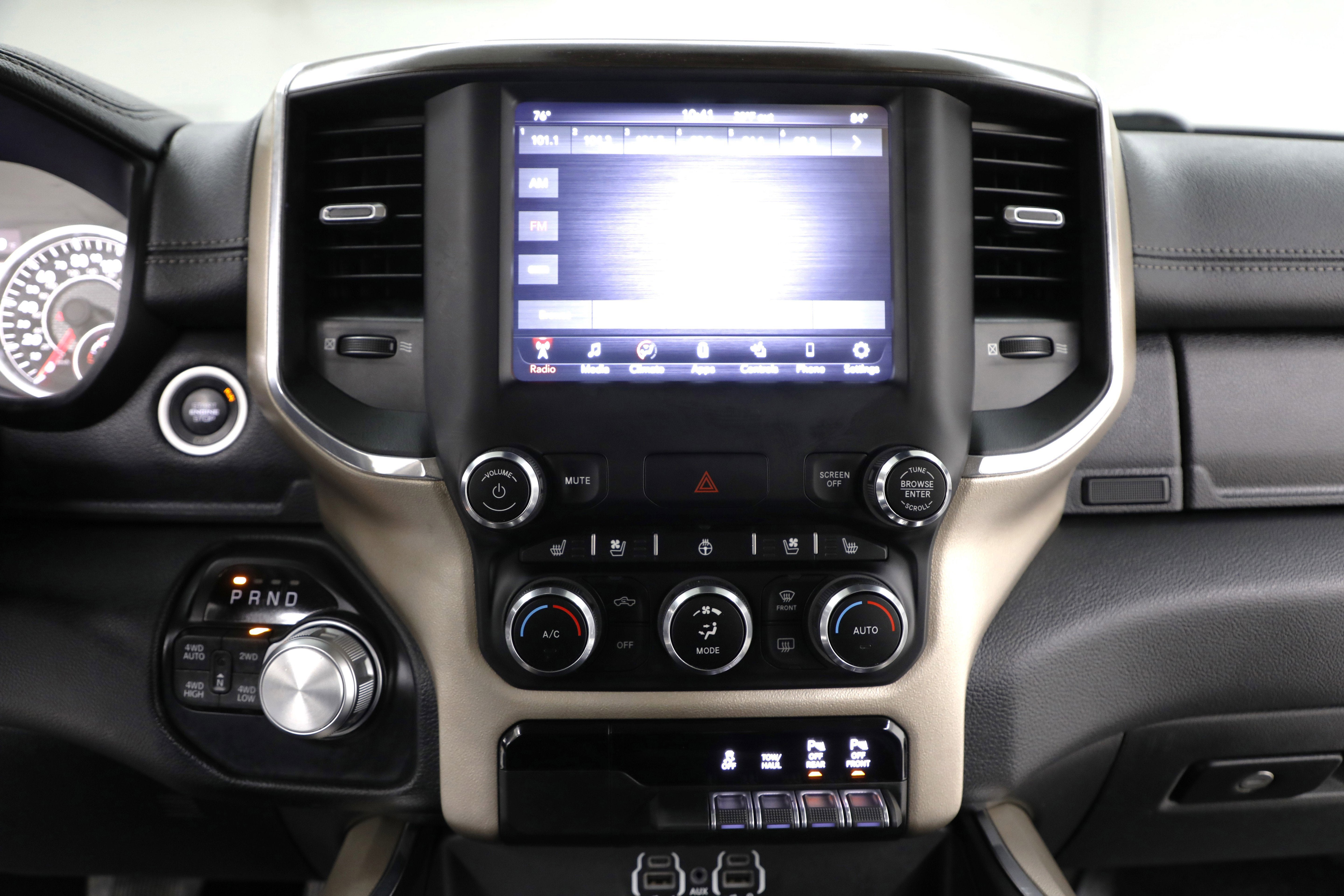 2021 RAM 1500 LARAM Base