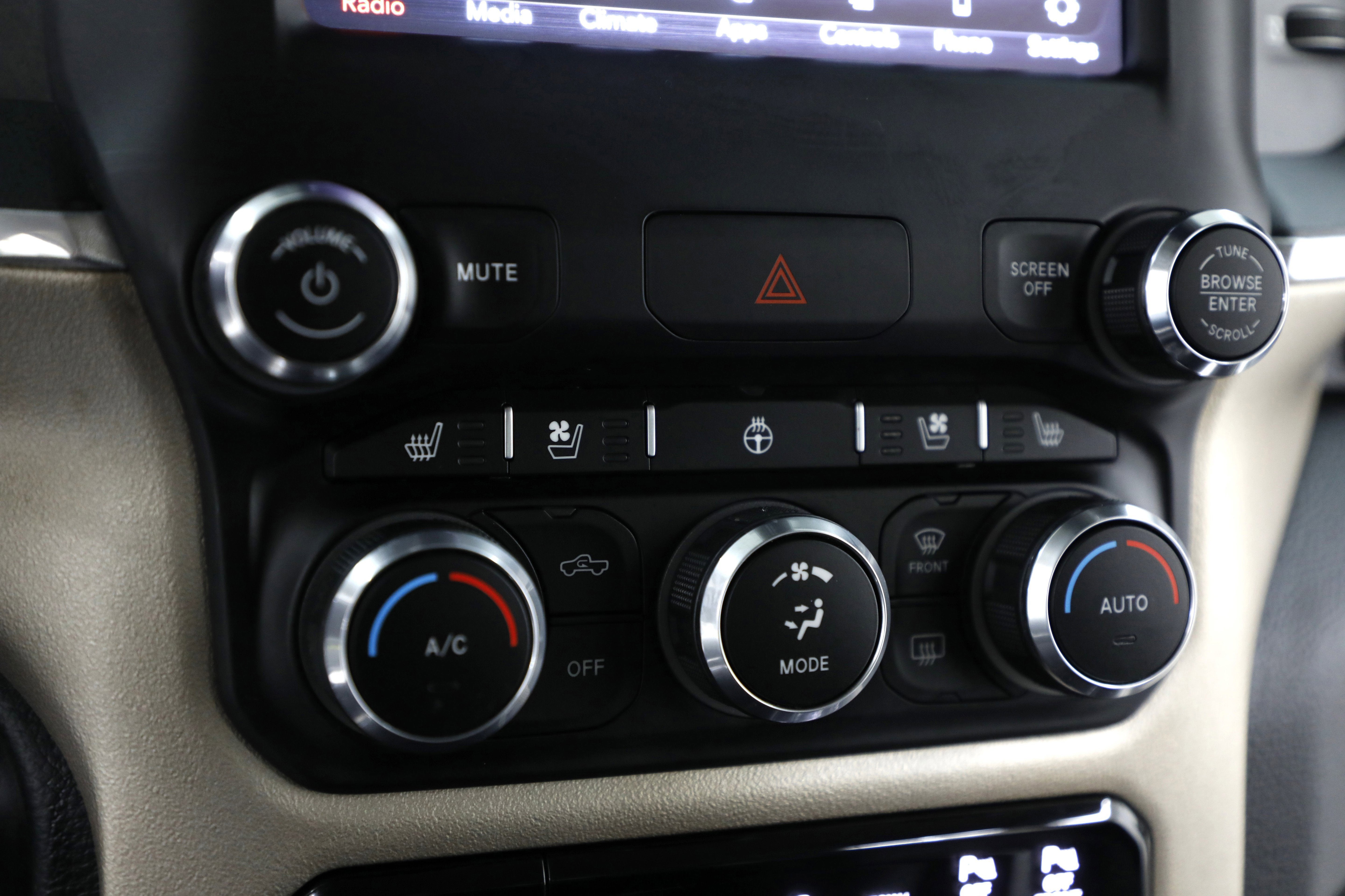 2021 RAM 1500 LARAM Base