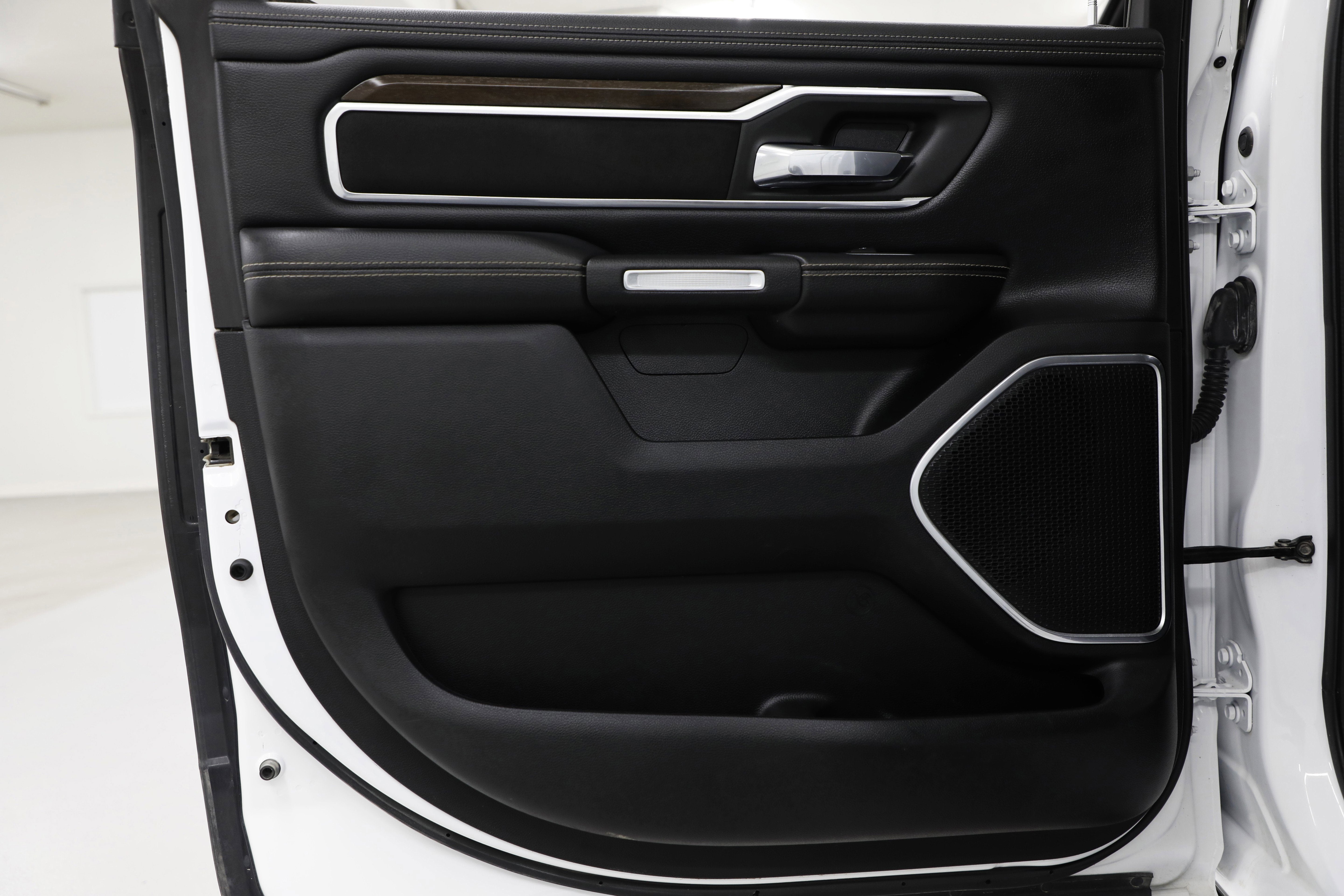 2021 RAM 1500 LARAM Base