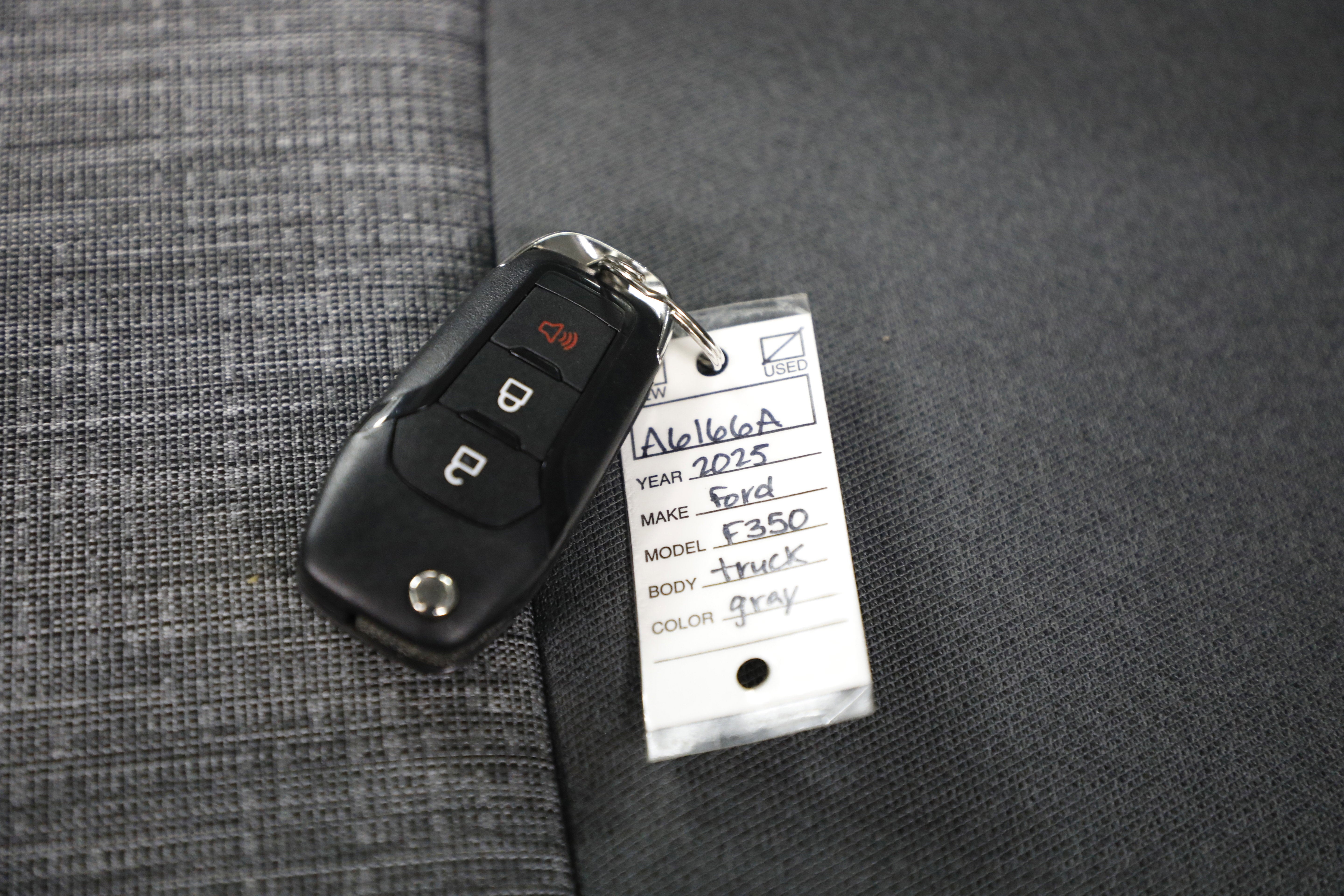 2025 Ford Super Duty F-350 SRW XL