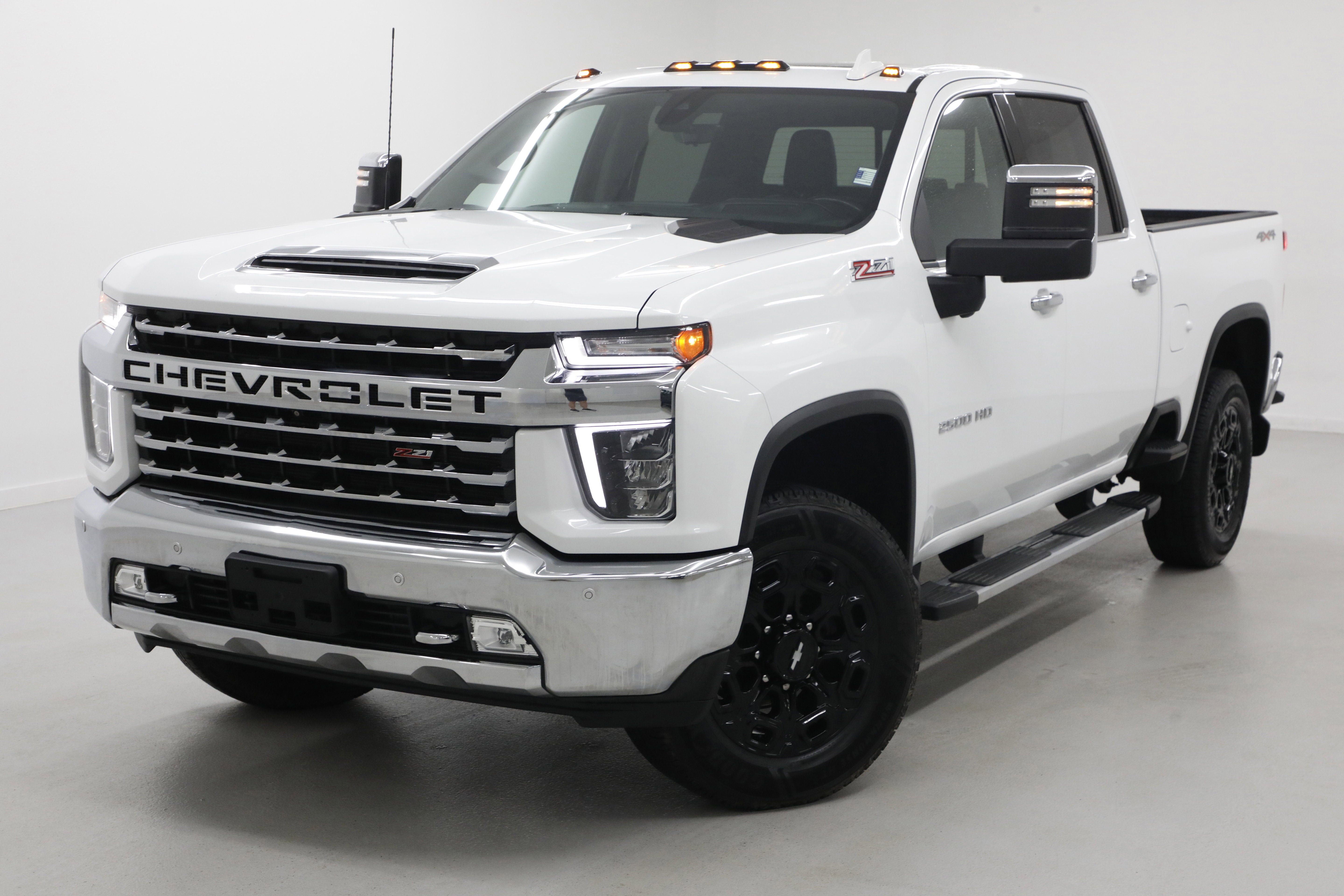 2020 Chevrolet Silverado HD LTZ 4WD Crew Cab Standard Box's photo