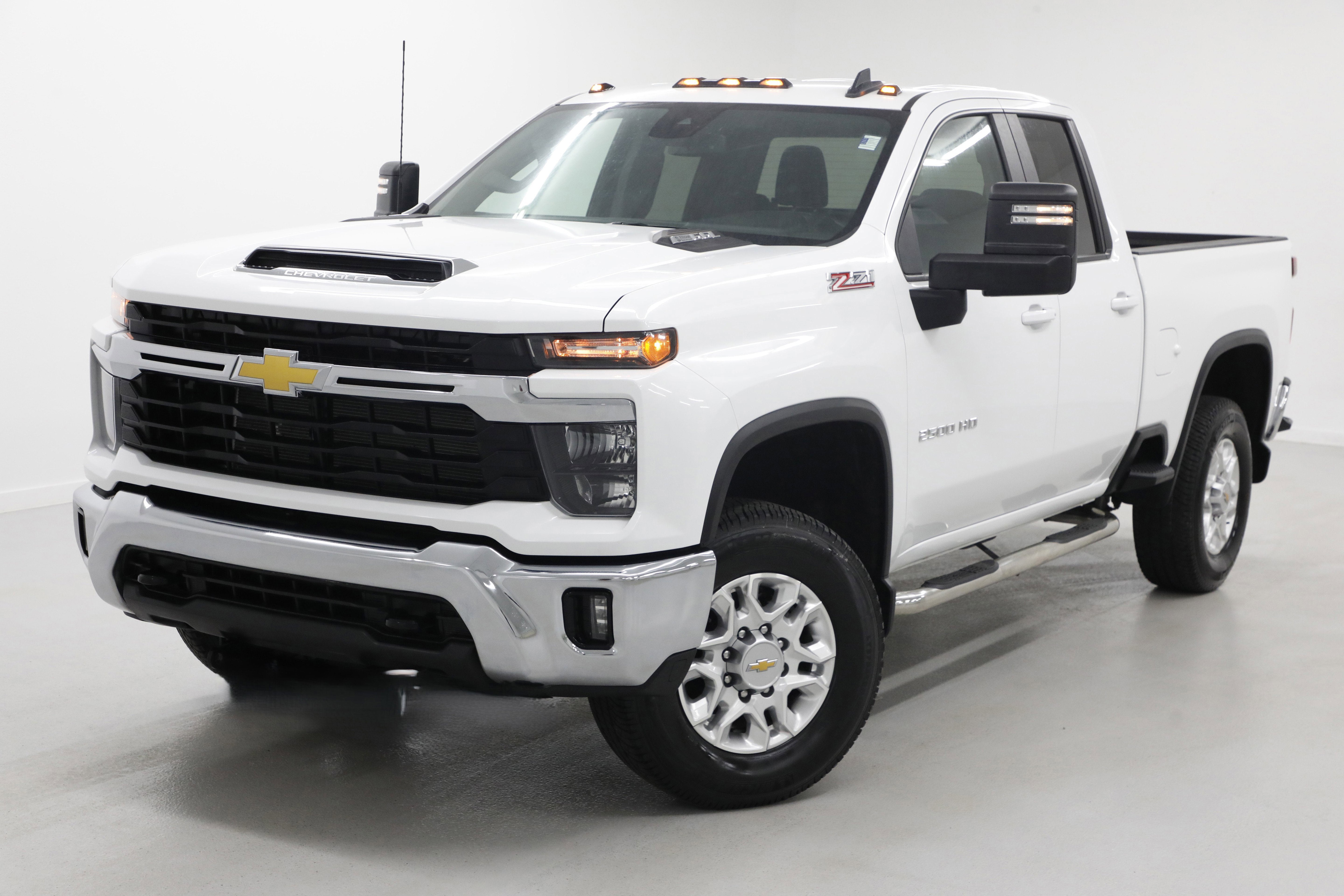 2025 Chevrolet Silverado HD LT 4WD Double Cab Standard Box's photo