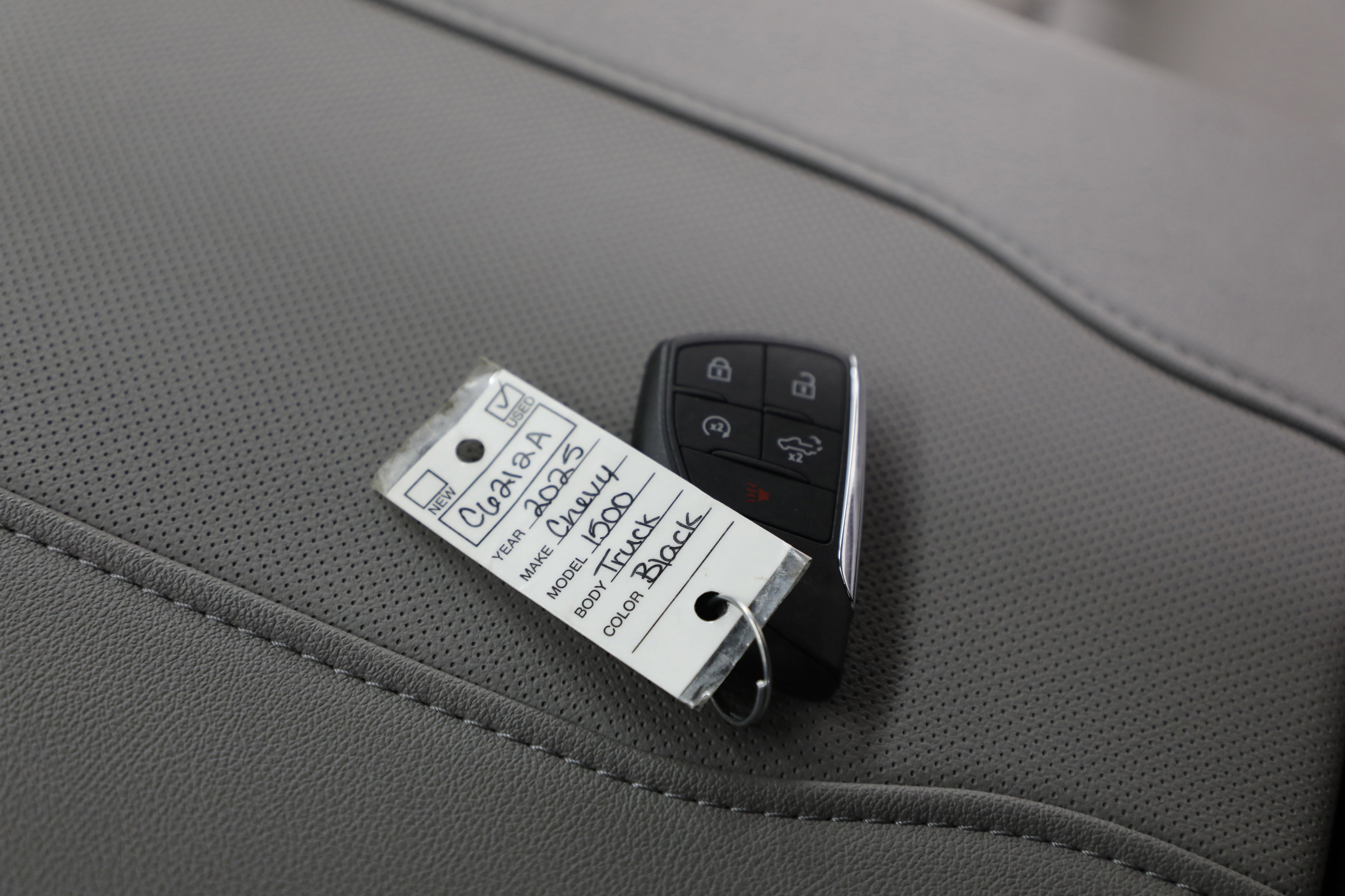 2025 Chevrolet Silverado 1500 LTZ