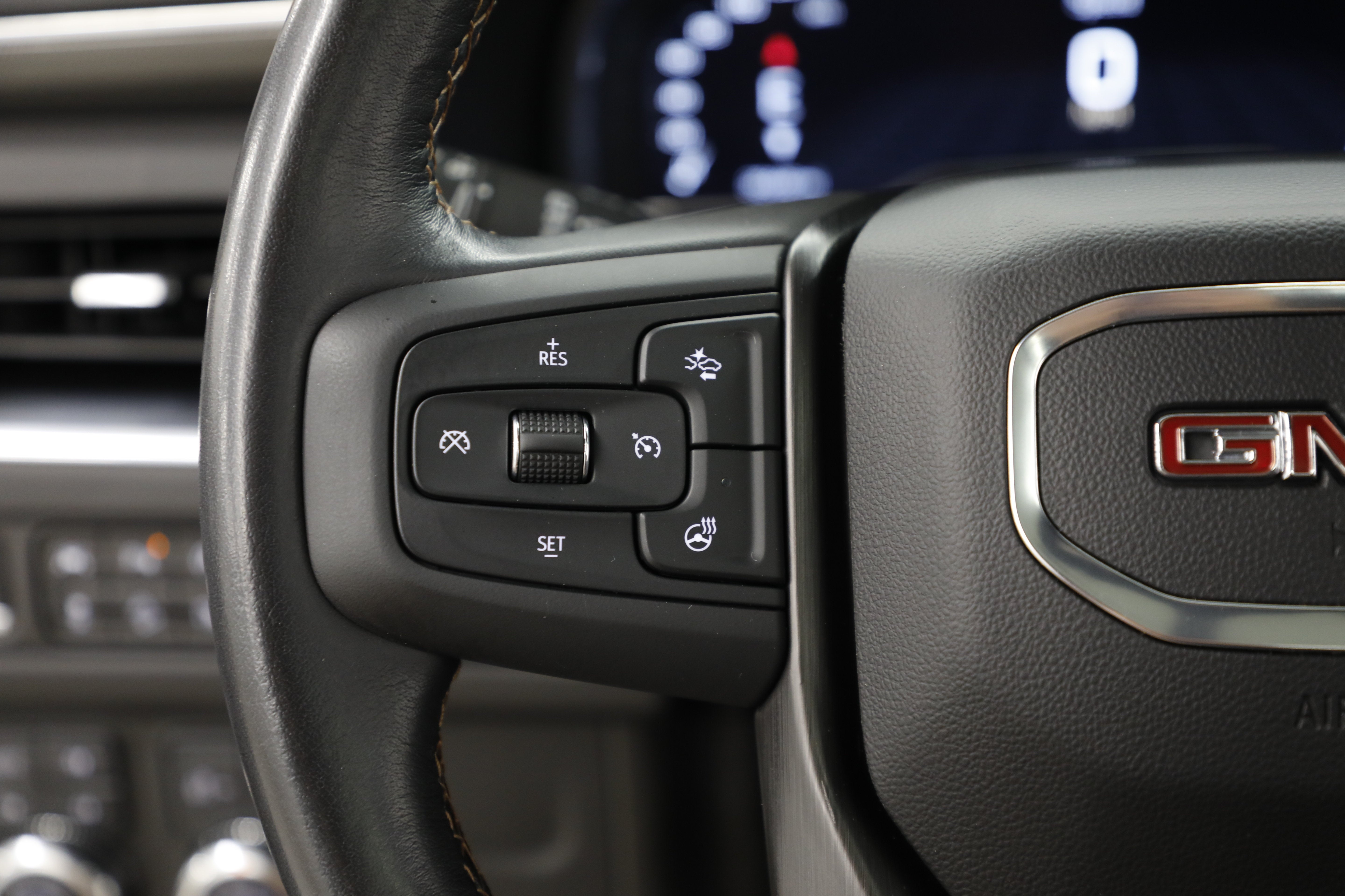2023 GMC Yukon XL AT4
