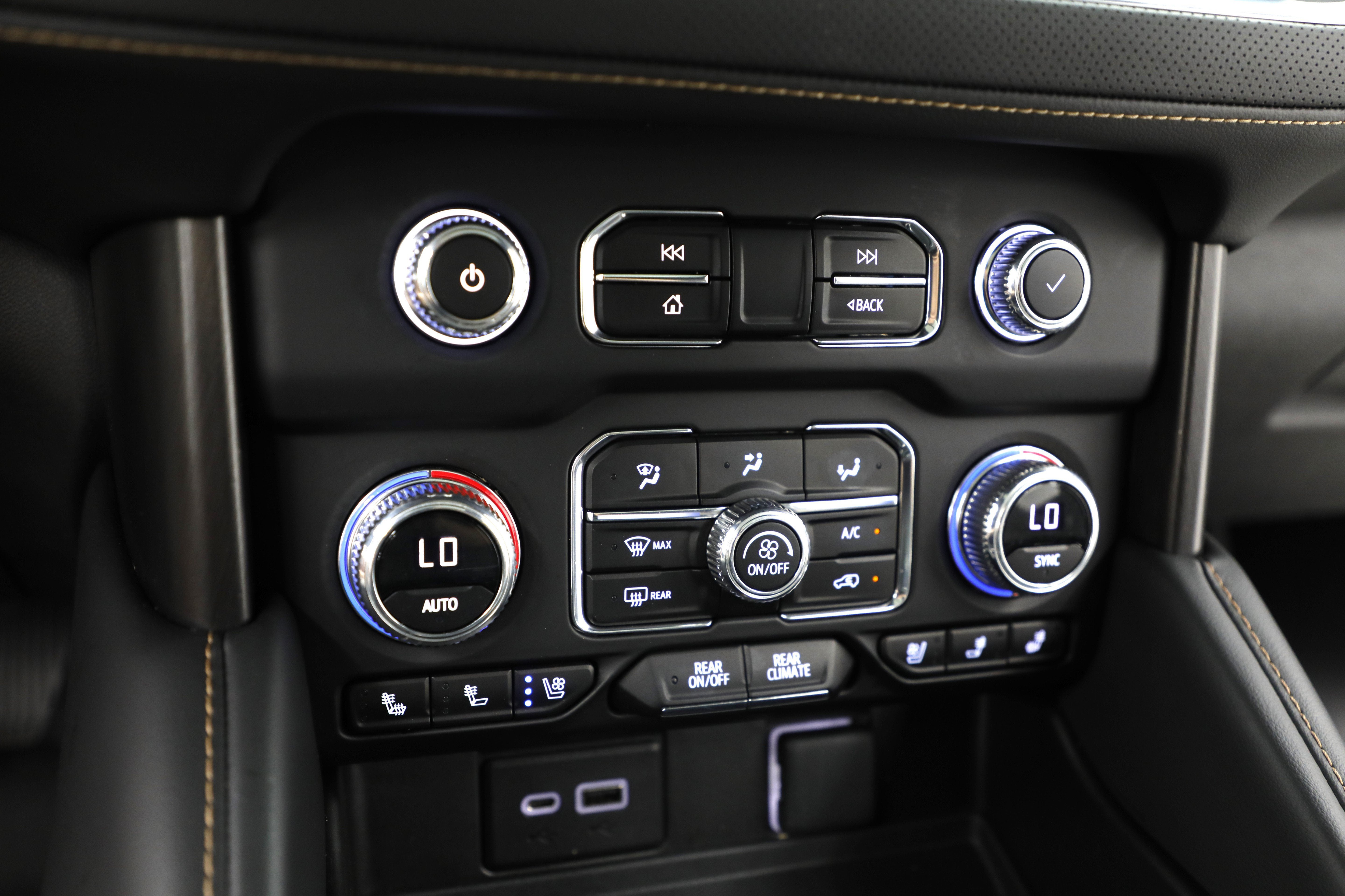2023 GMC Yukon XL AT4