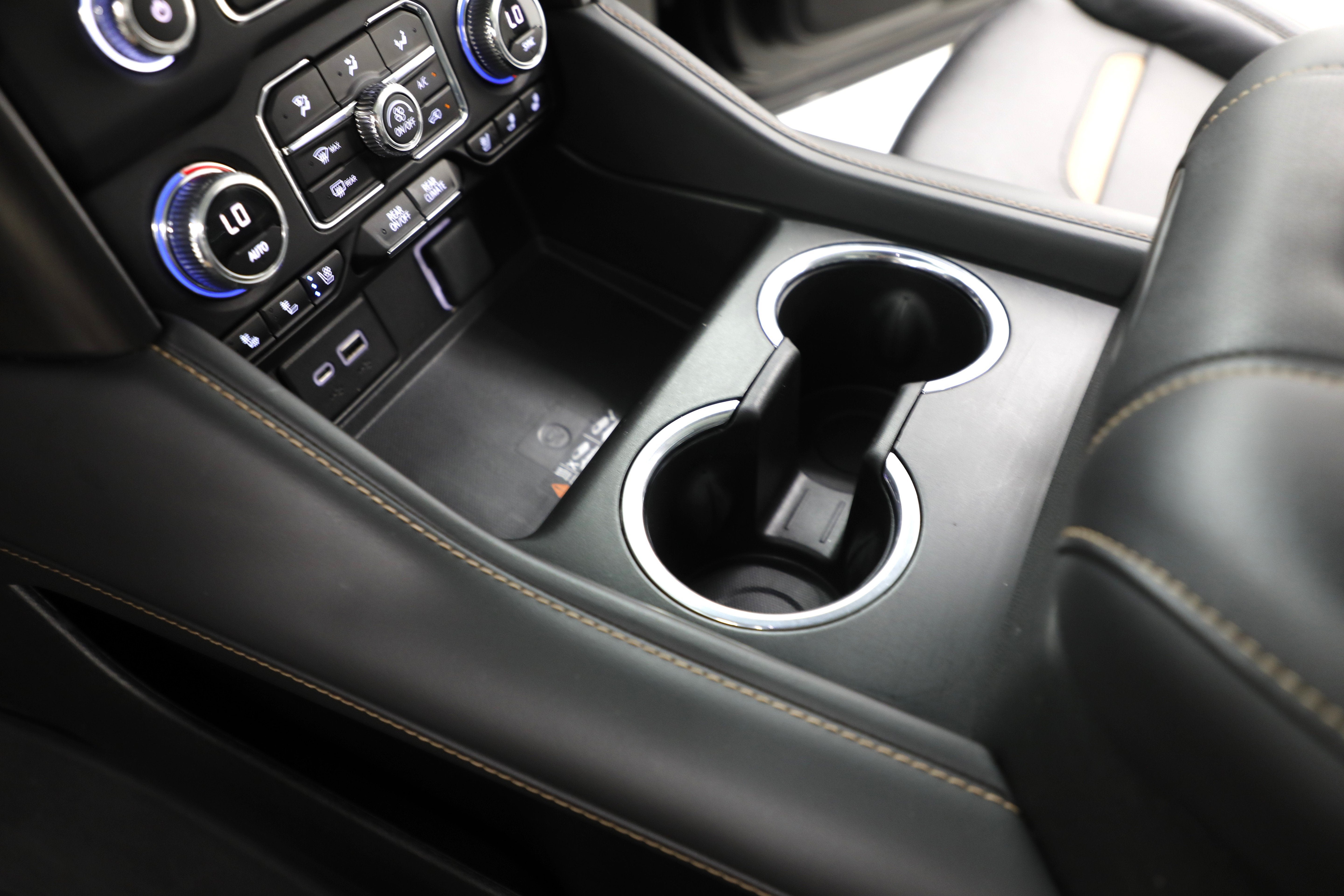 2023 GMC Yukon XL AT4