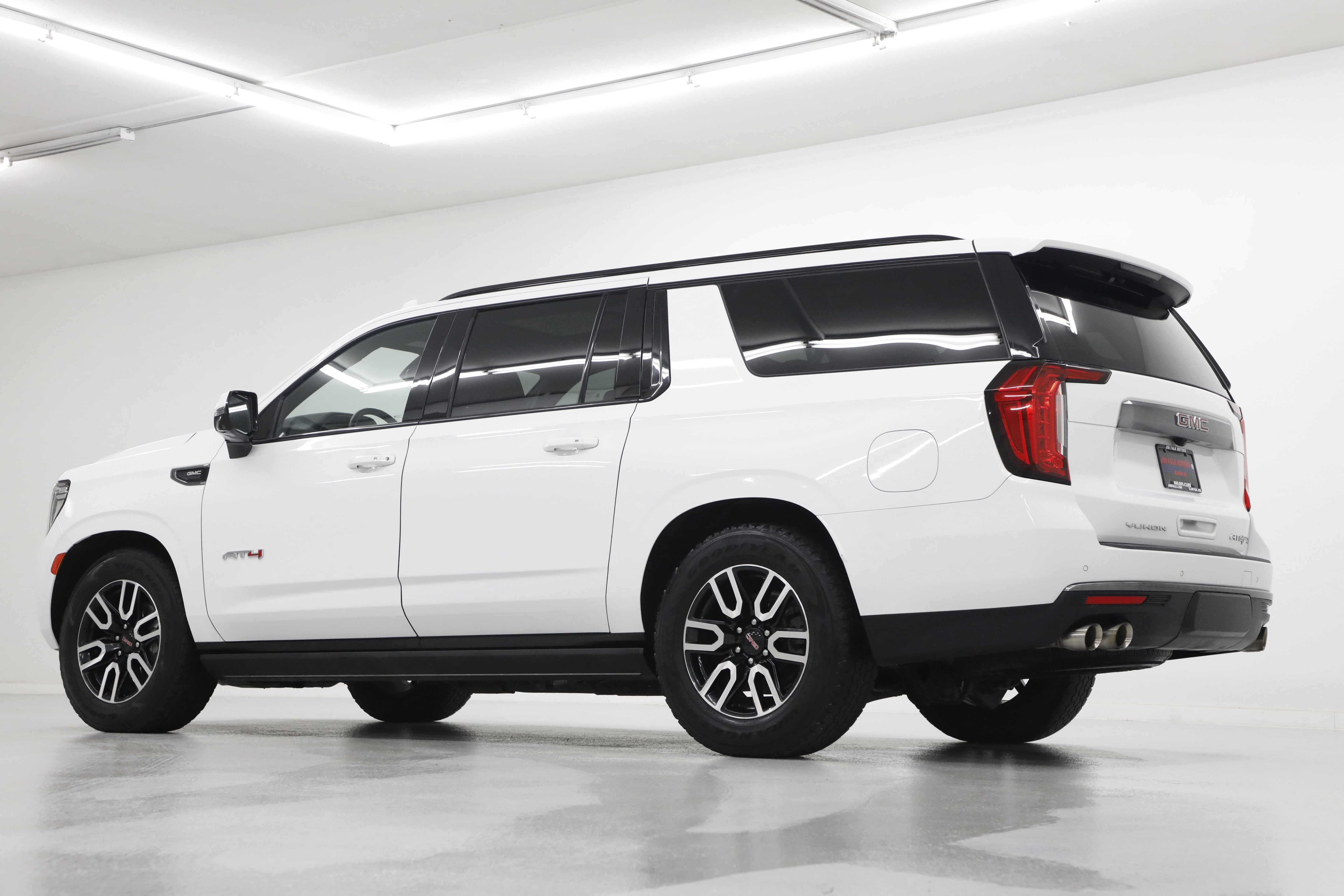 2023 GMC Yukon XL AT4