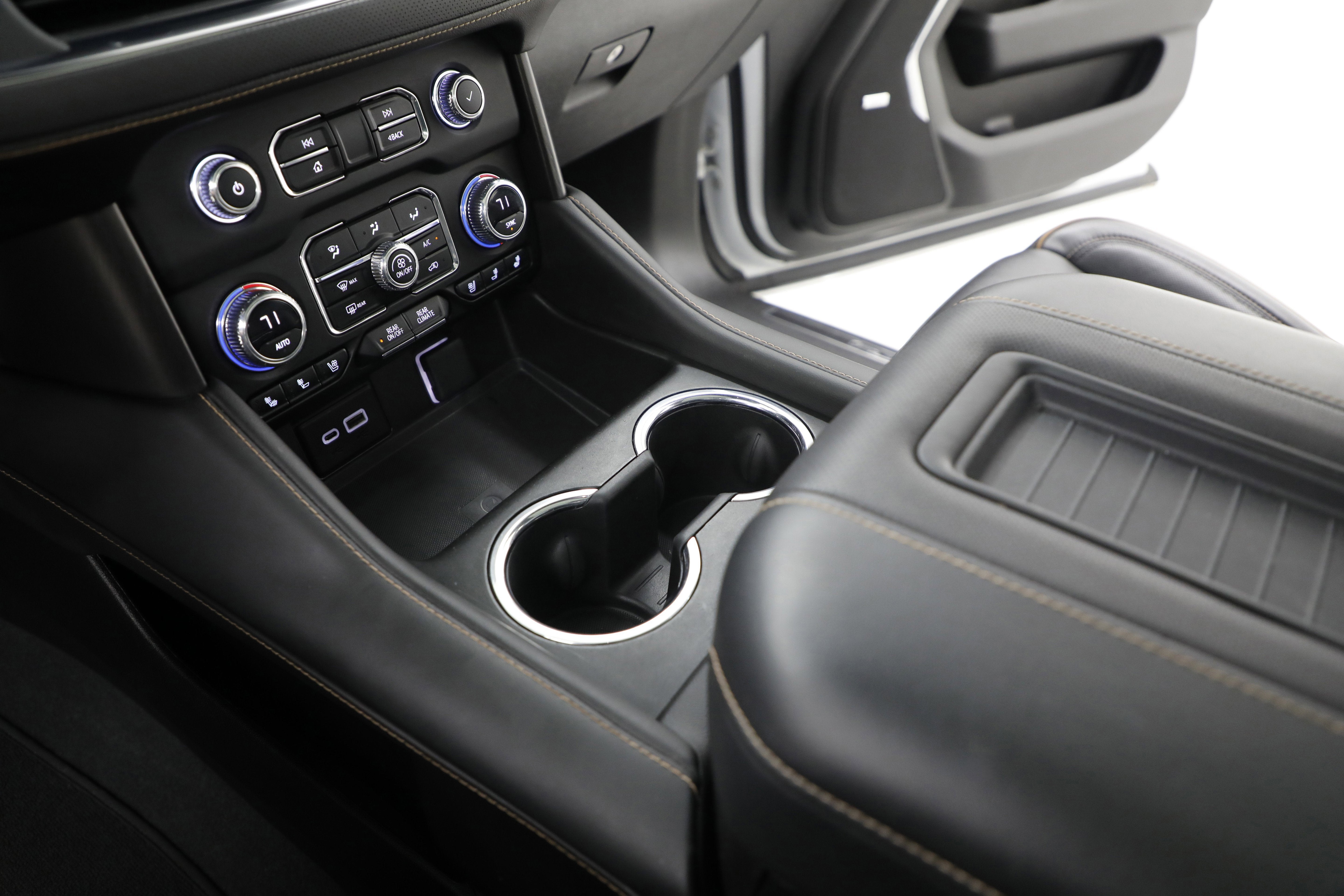 2023 GMC Yukon XL AT4