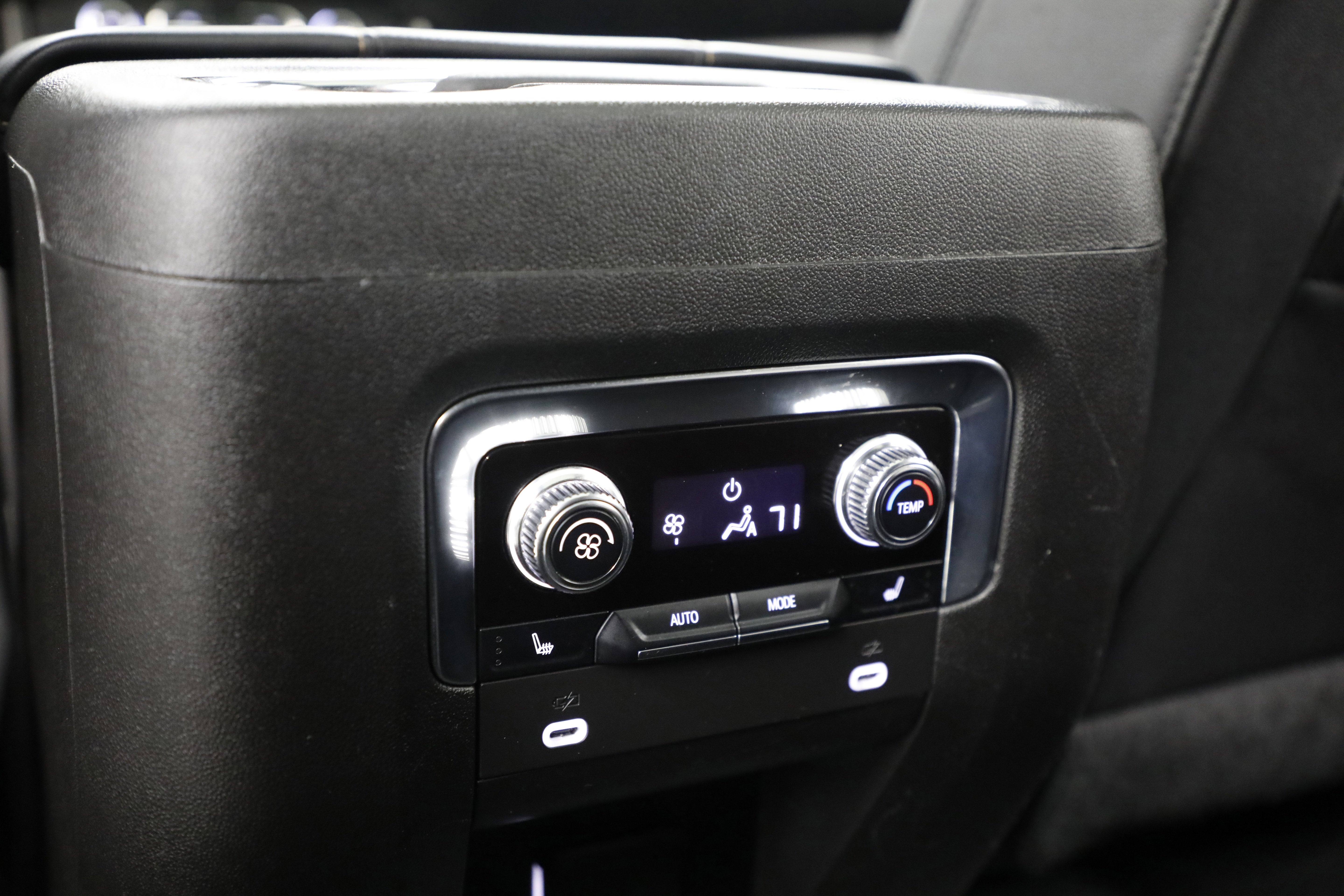 2023 GMC Yukon XL AT4