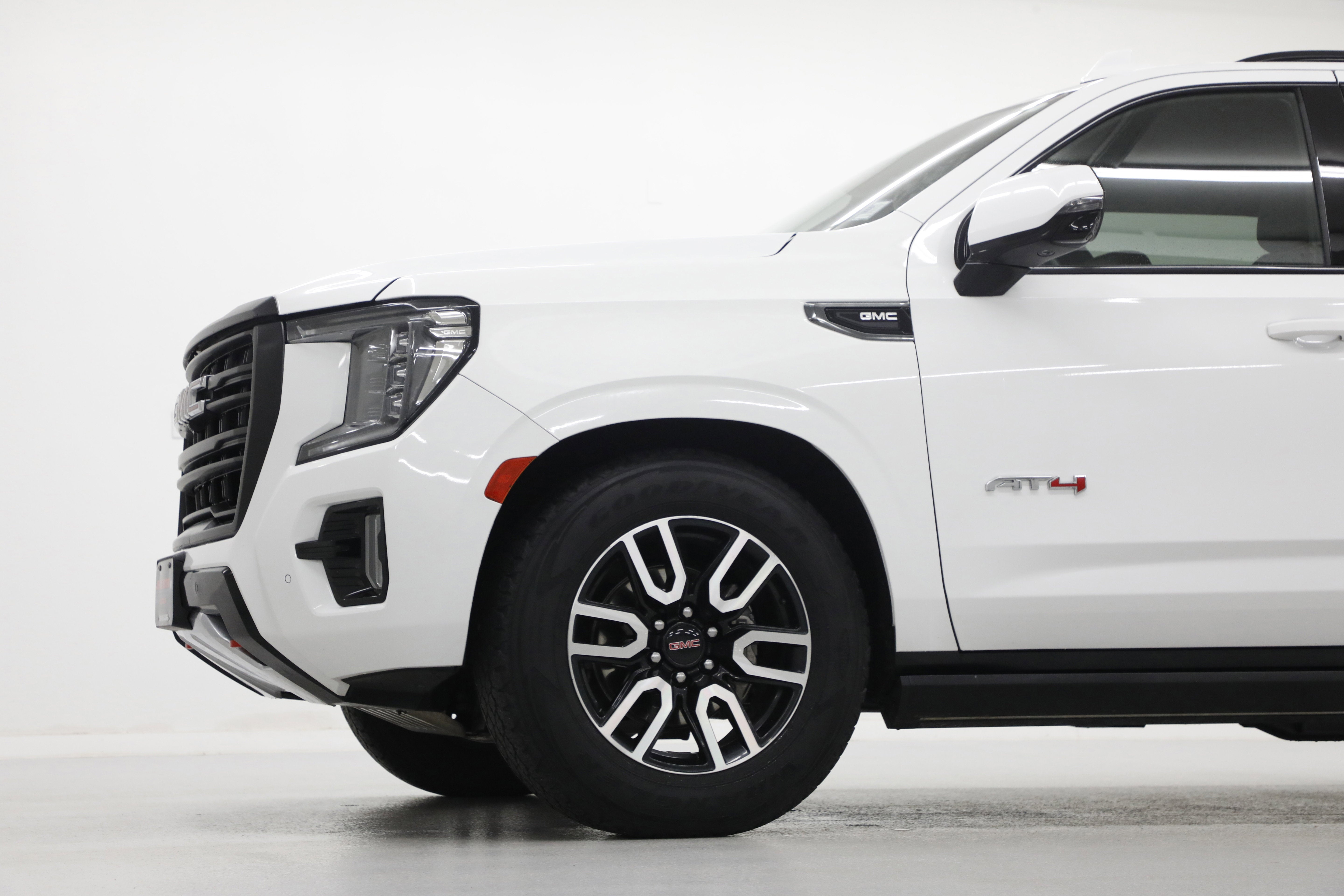 2023 GMC Yukon XL AT4