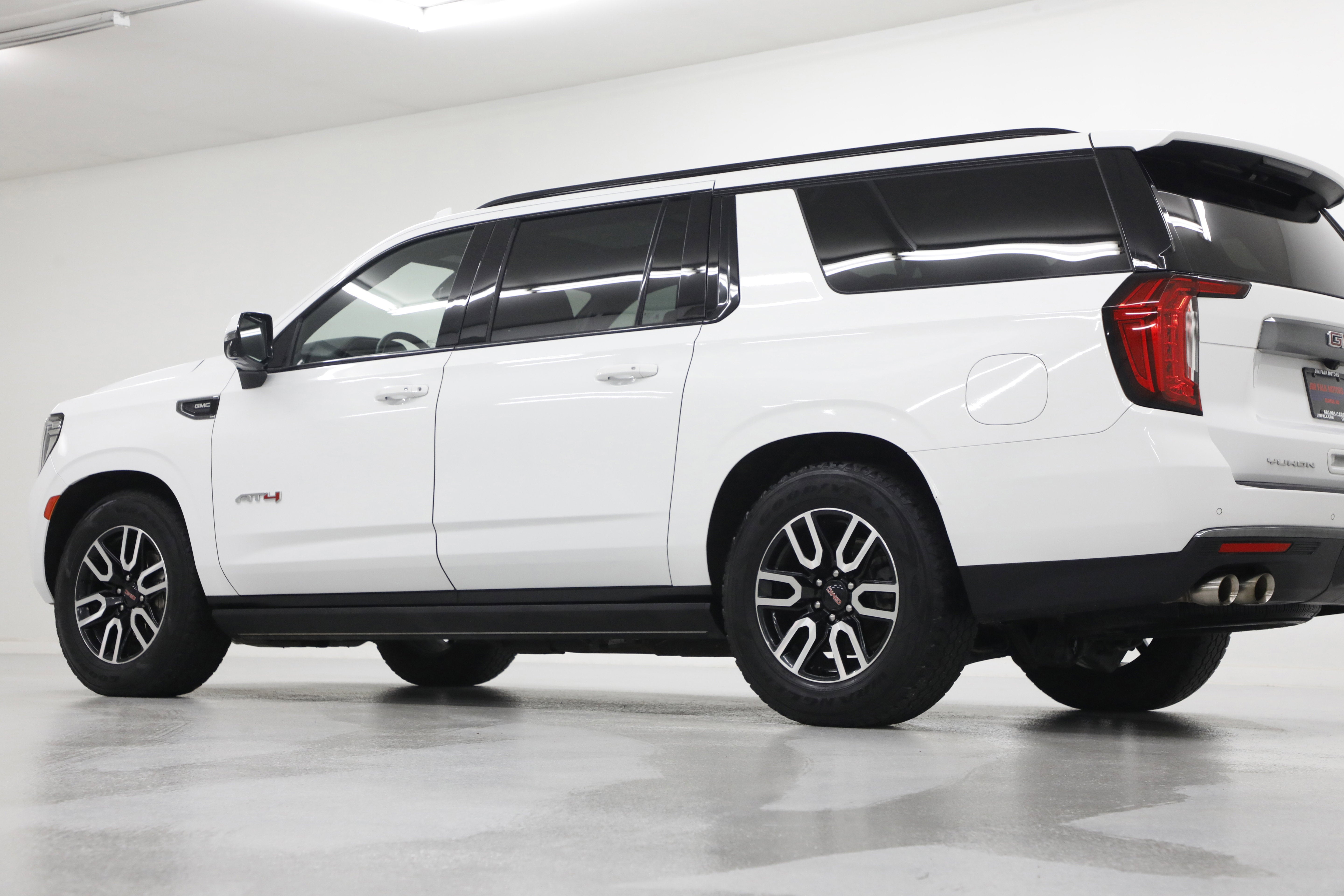 2023 GMC Yukon XL AT4