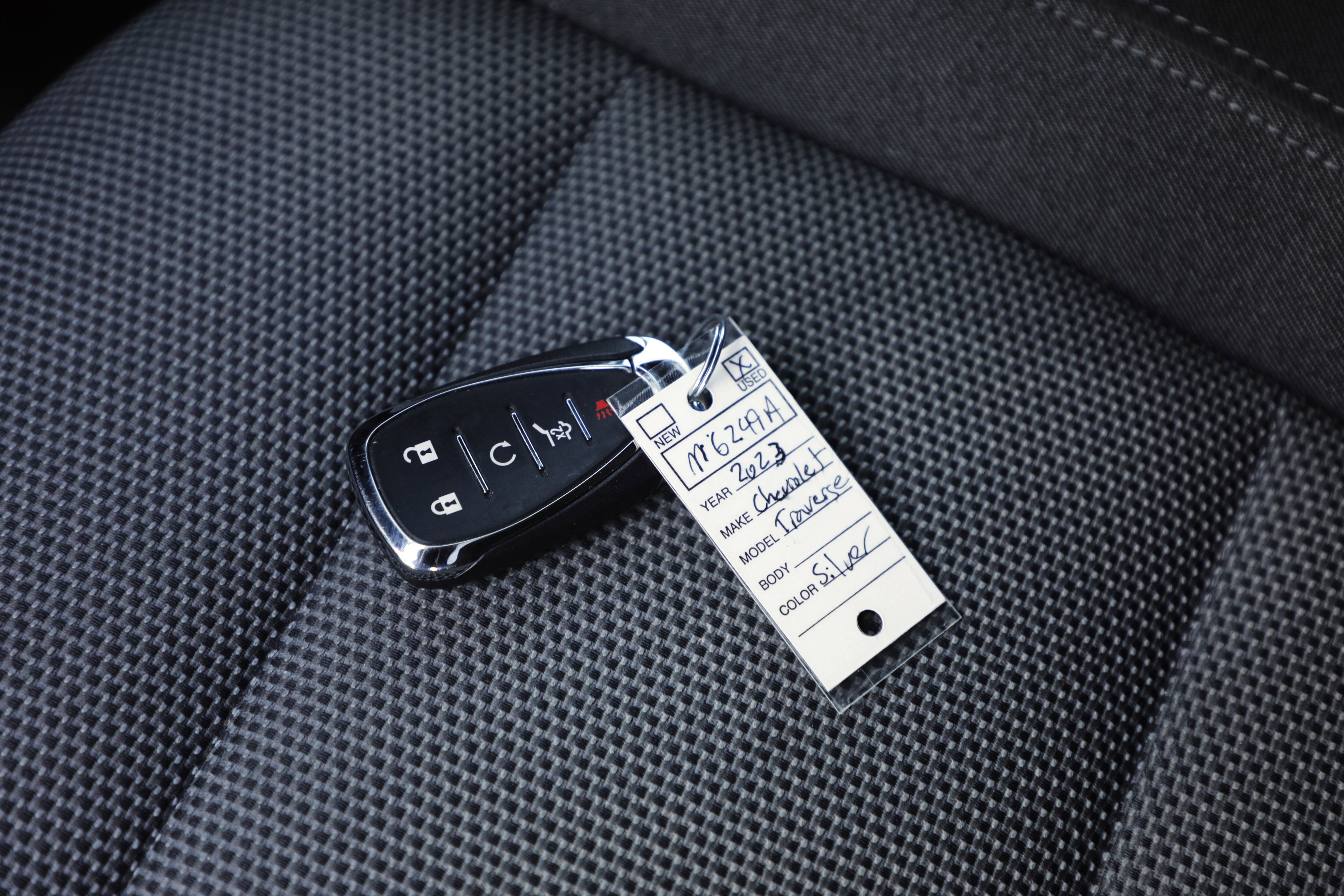 2023 Chevrolet Traverse LT Cloth