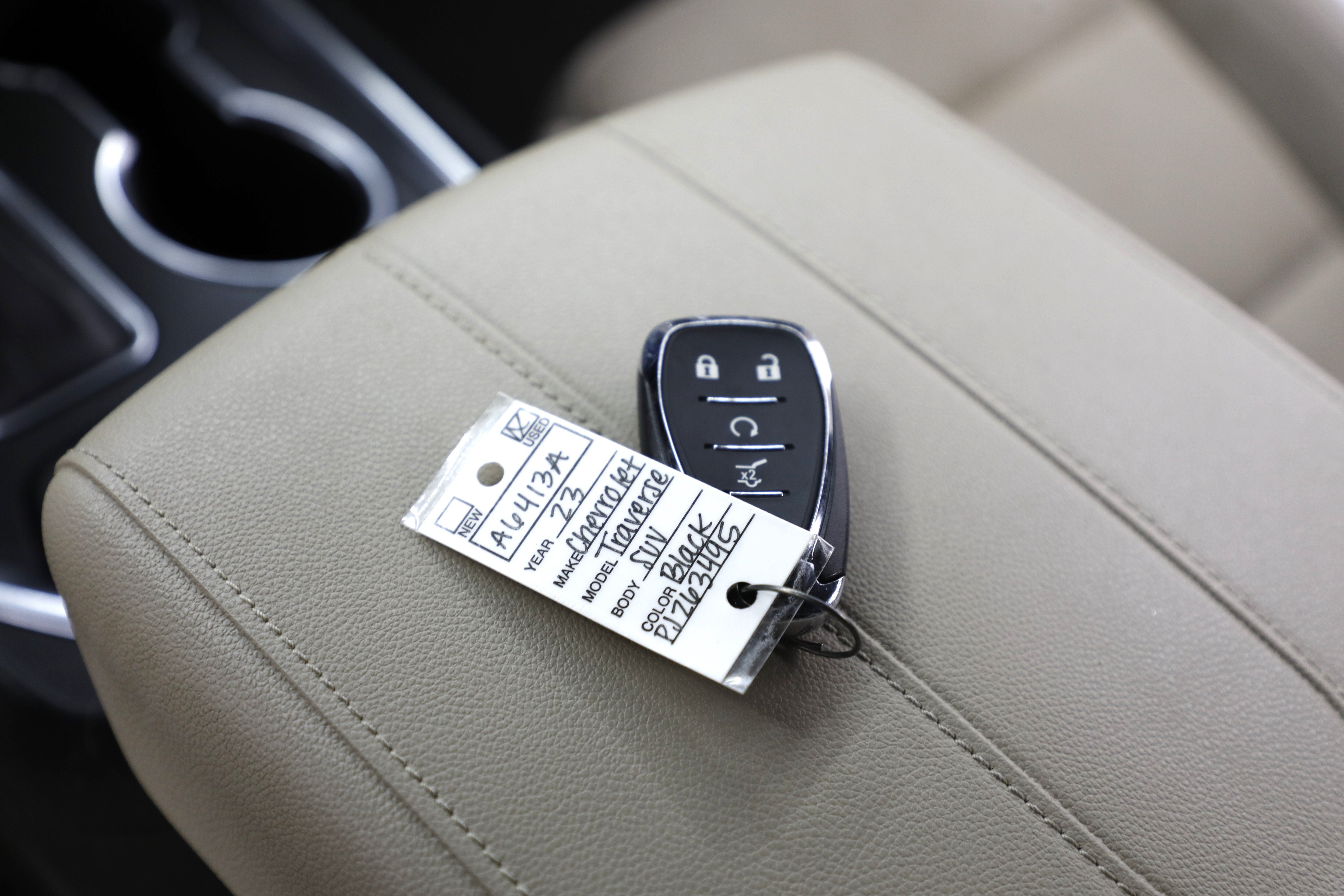 2023 Chevrolet Traverse LT Cloth