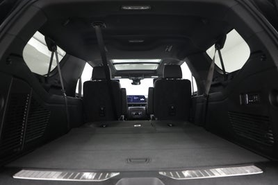 2025 Chevrolet Suburban RST
