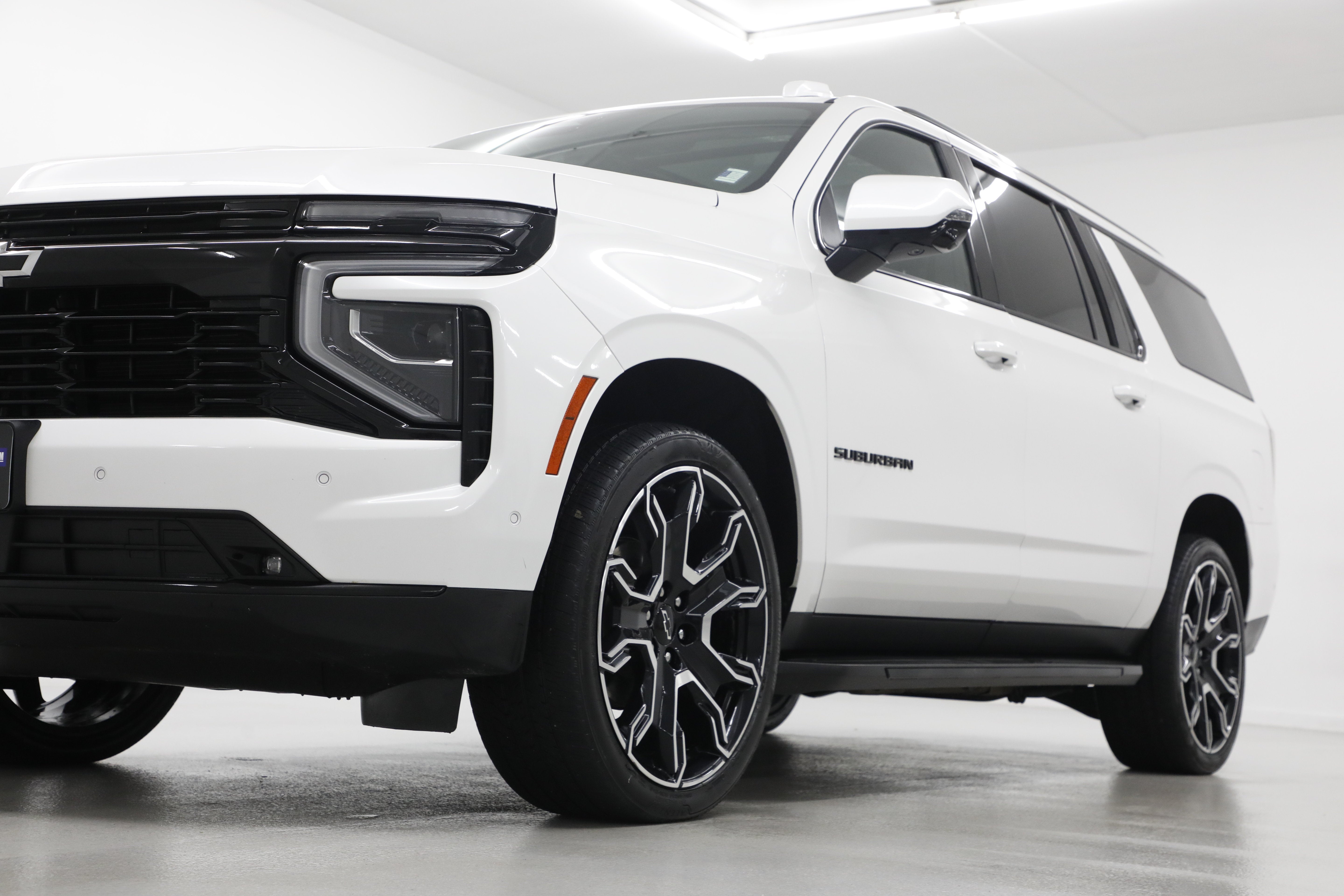 2025 Chevrolet Suburban RST