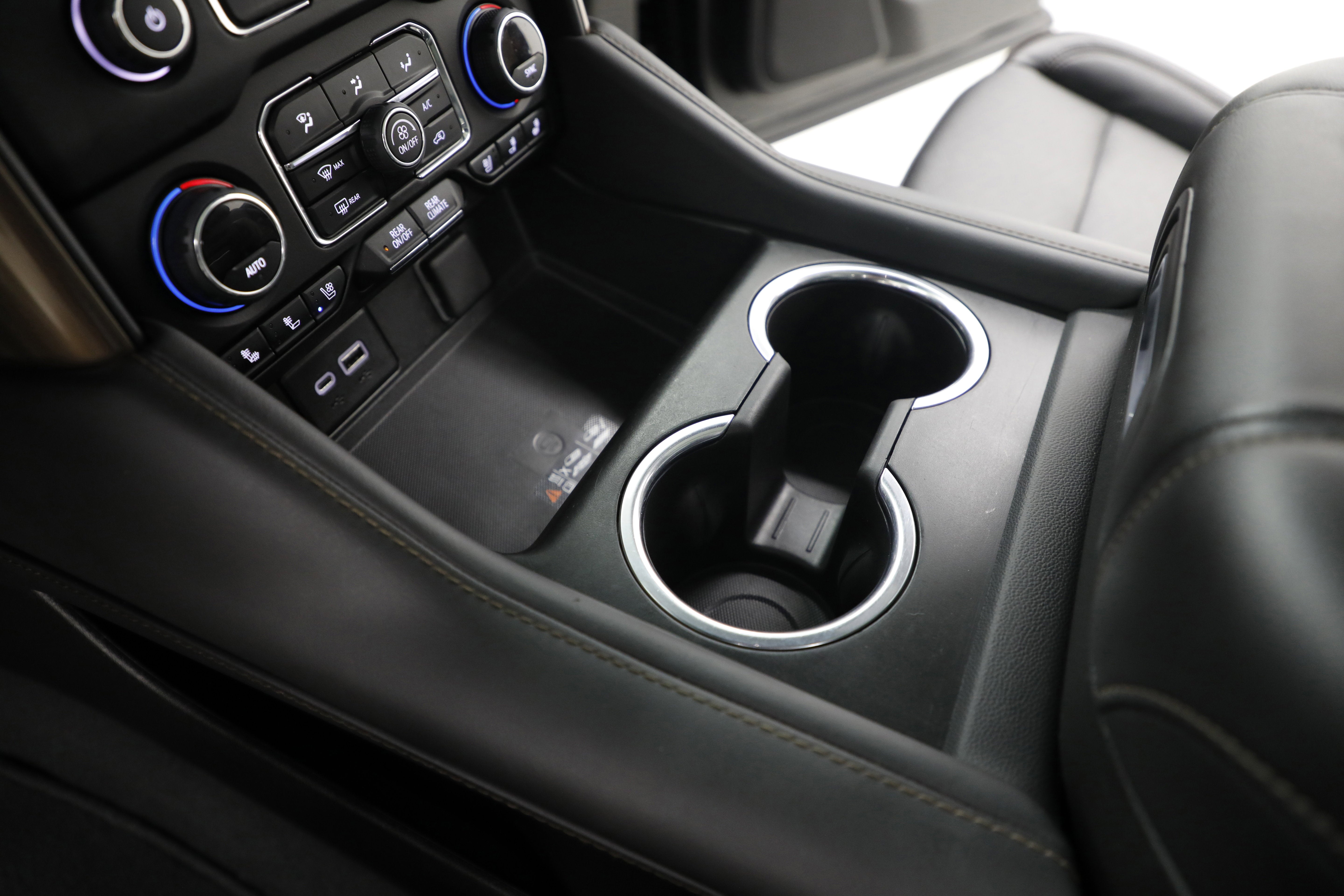 2022 Chevrolet Suburban High Country