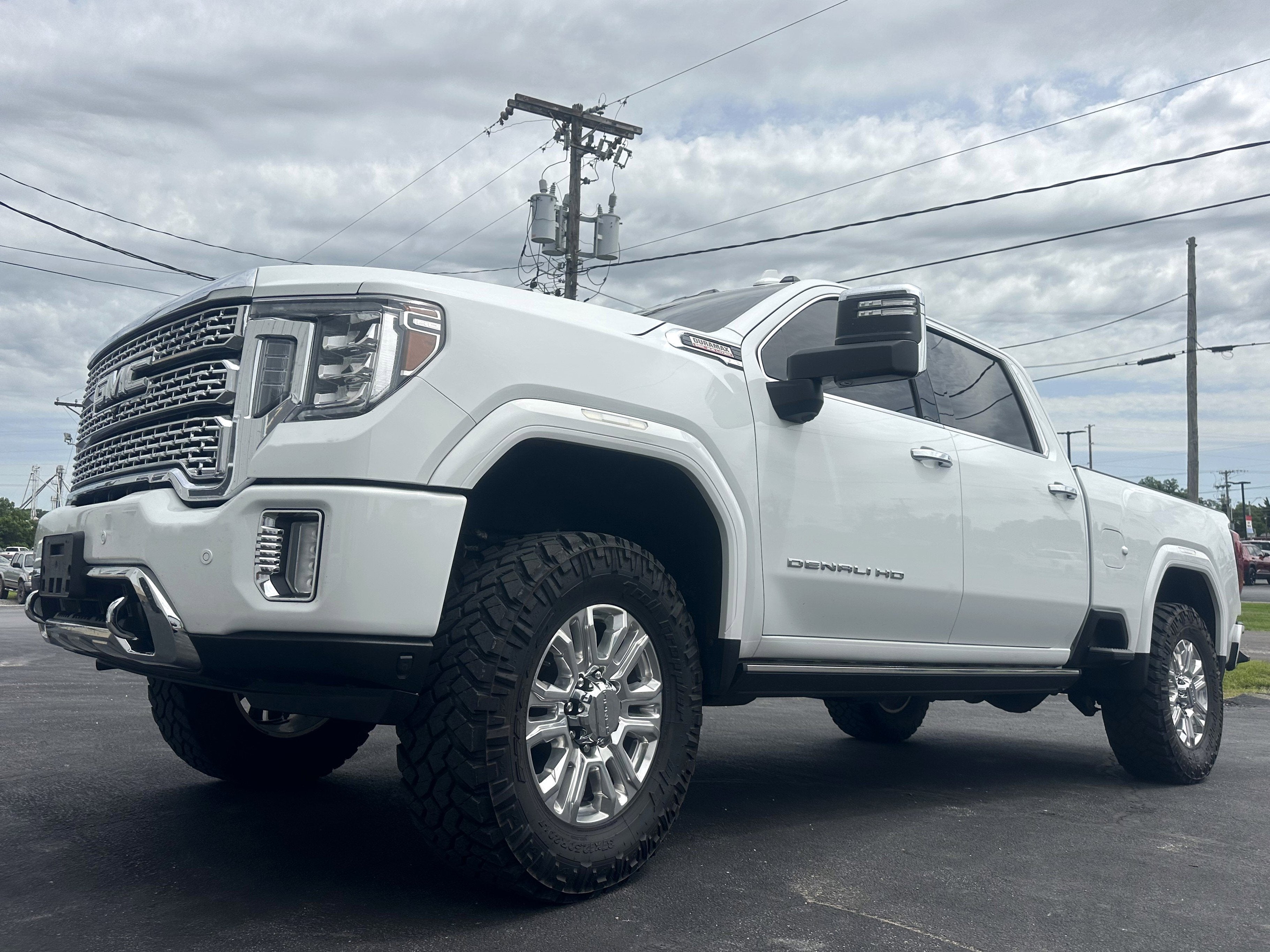 2022 GMC Sierra 4WD Crew Cab Standard Box Denali's photo