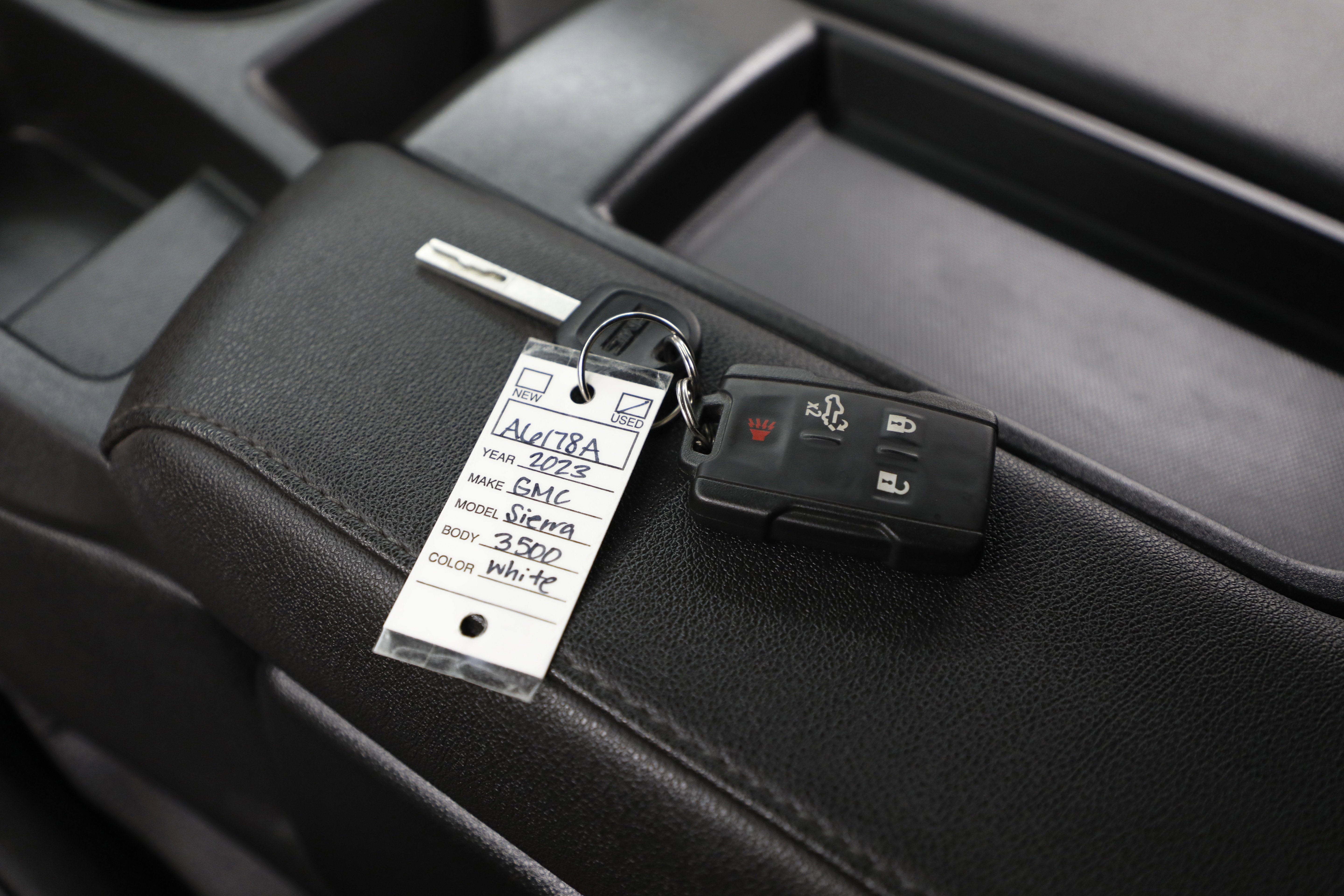 2023 GMC Sierra 3500 HD Pro