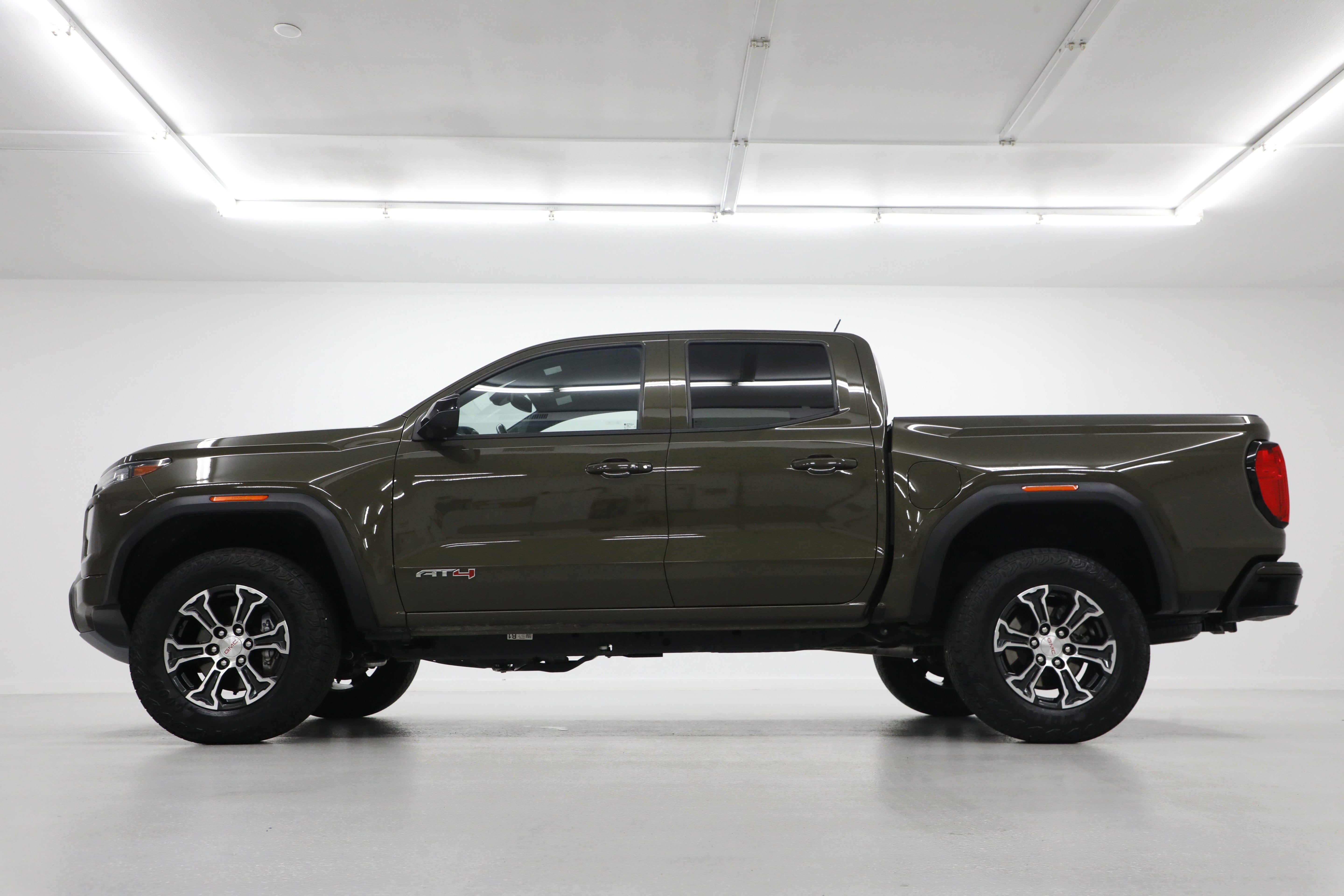 2023 GMC Canyon AT4
