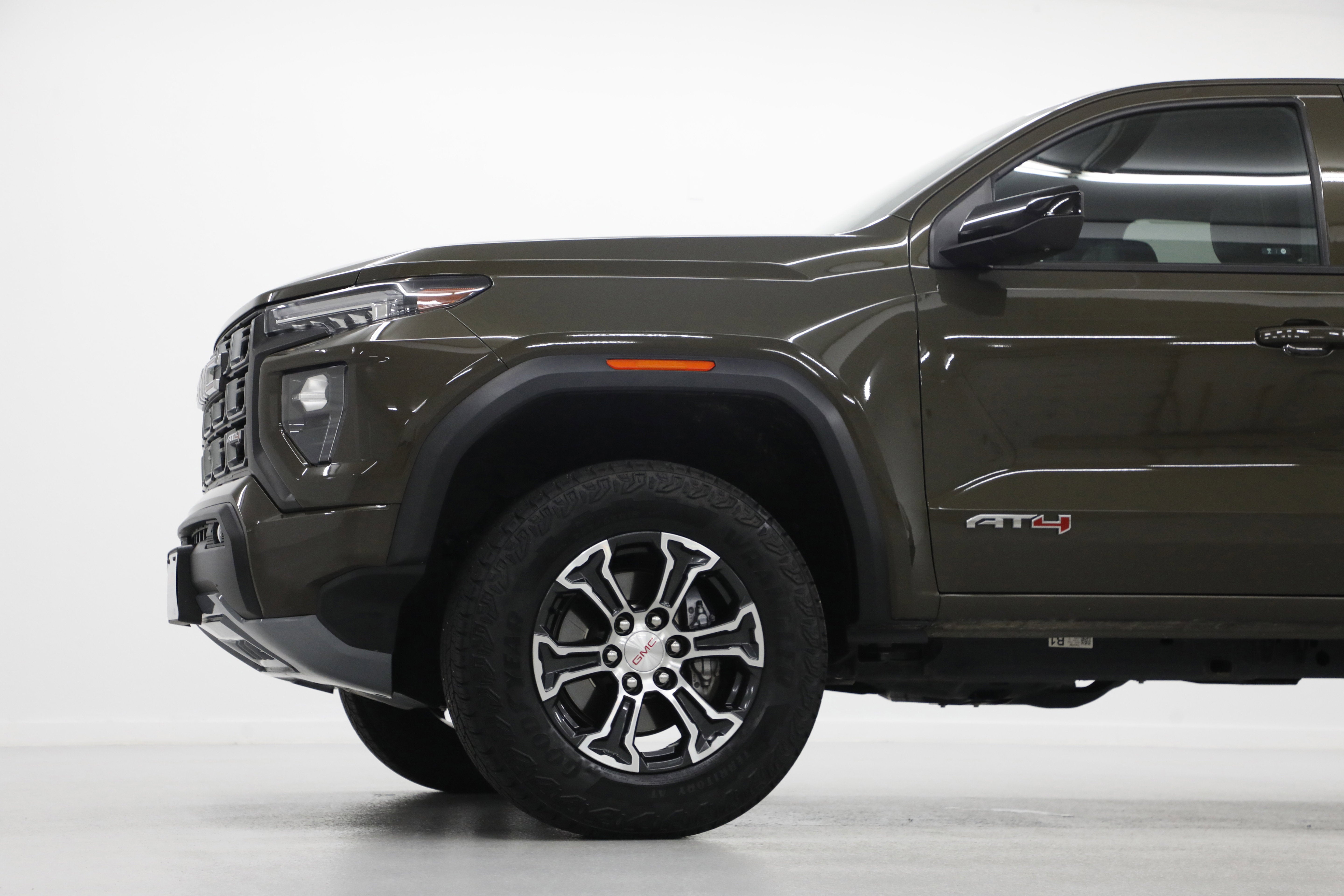 2023 GMC Canyon AT4