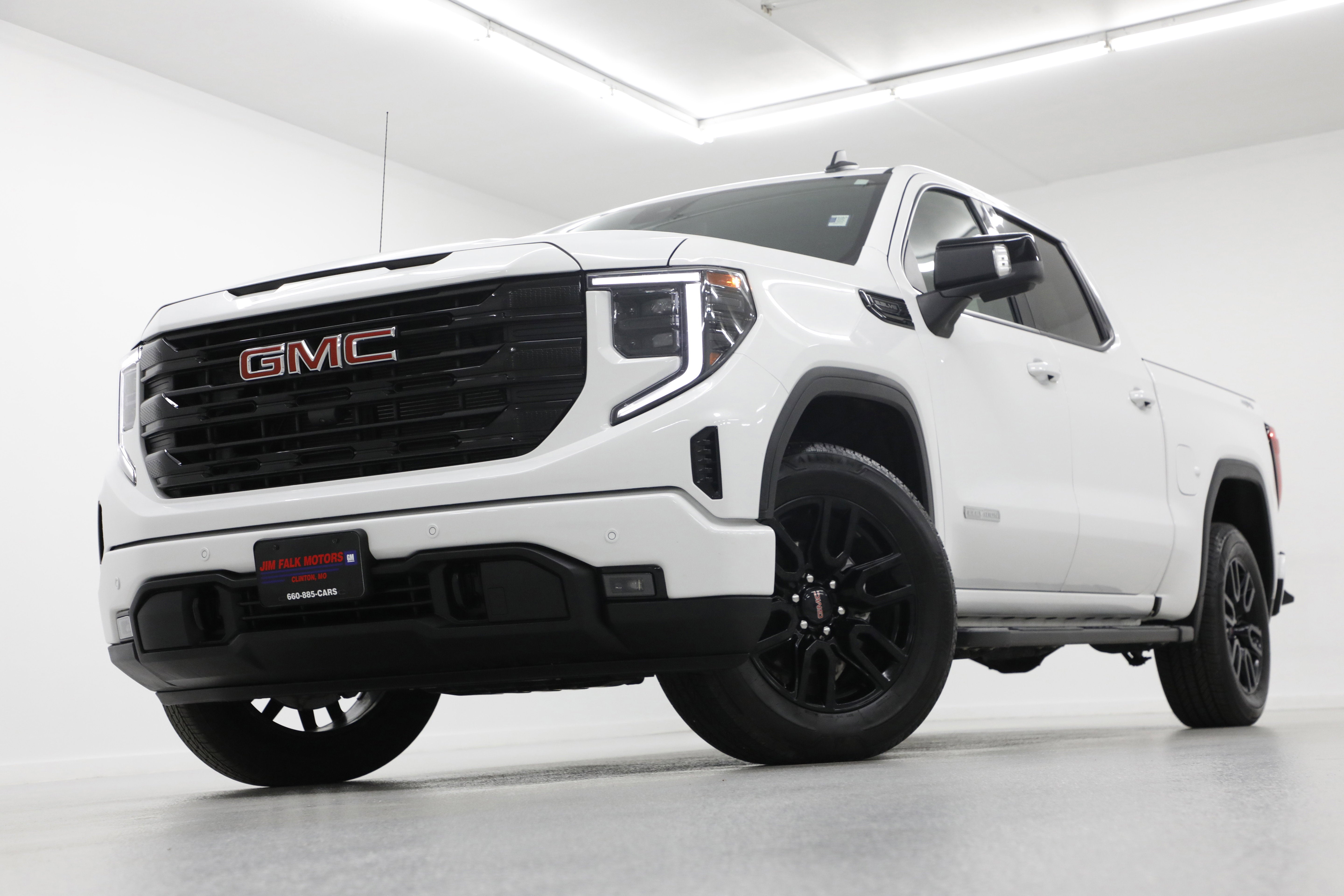 2025 GMC Sierra 1500 Elevation