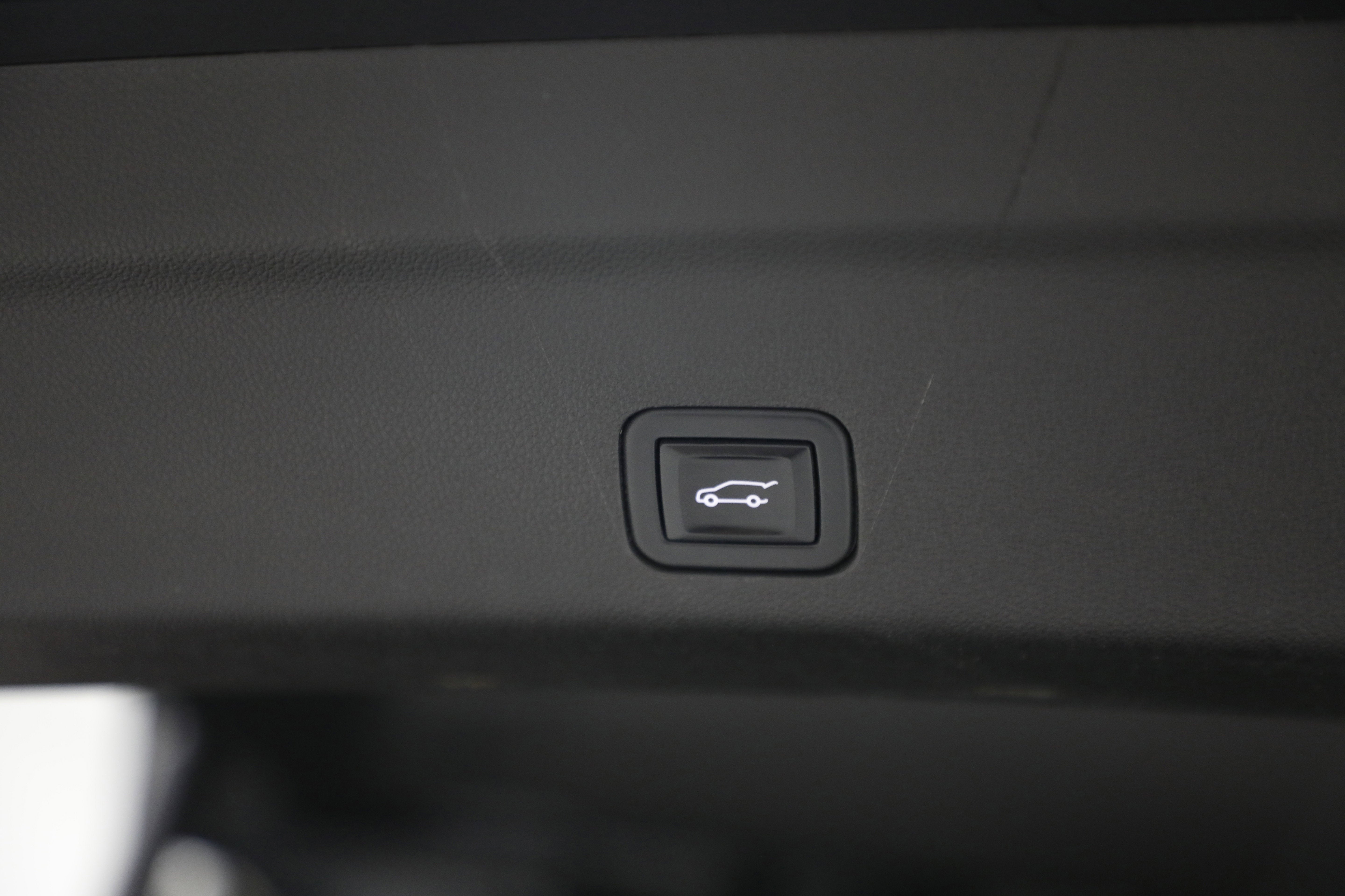 2022 Cadillac Escalade Luxury