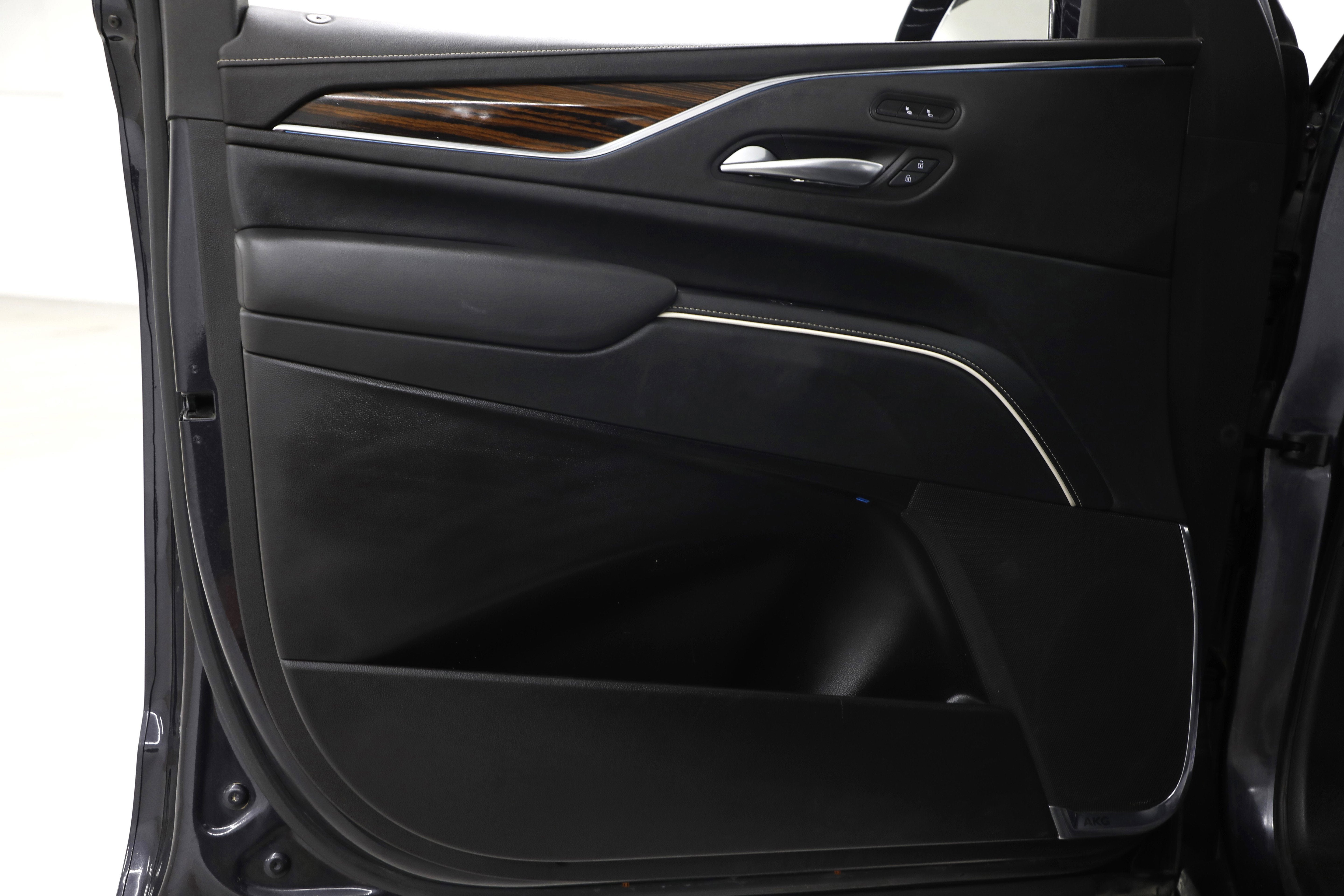 2022 Cadillac Escalade Luxury