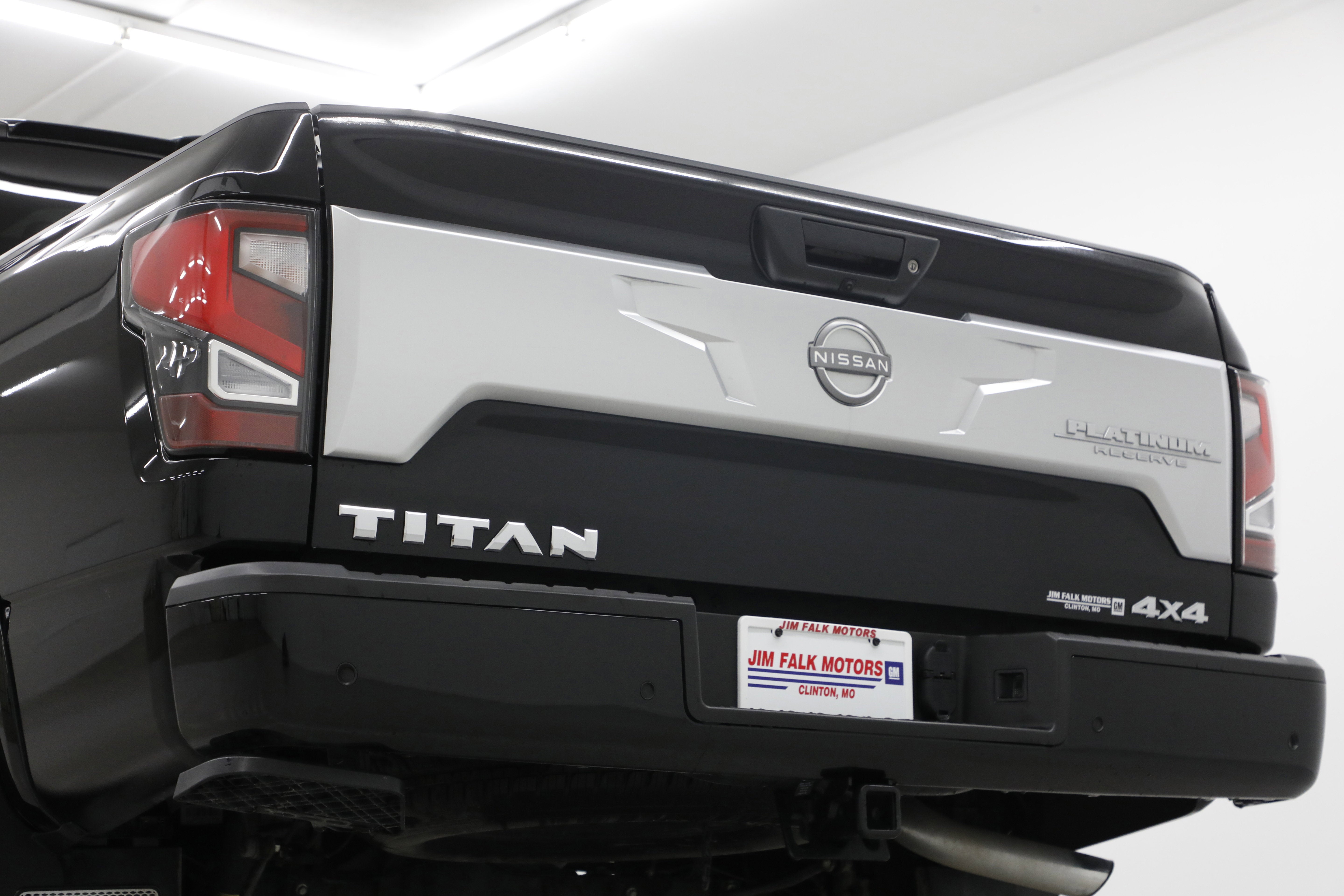 2024 Nissan Titan Platinum Reserve