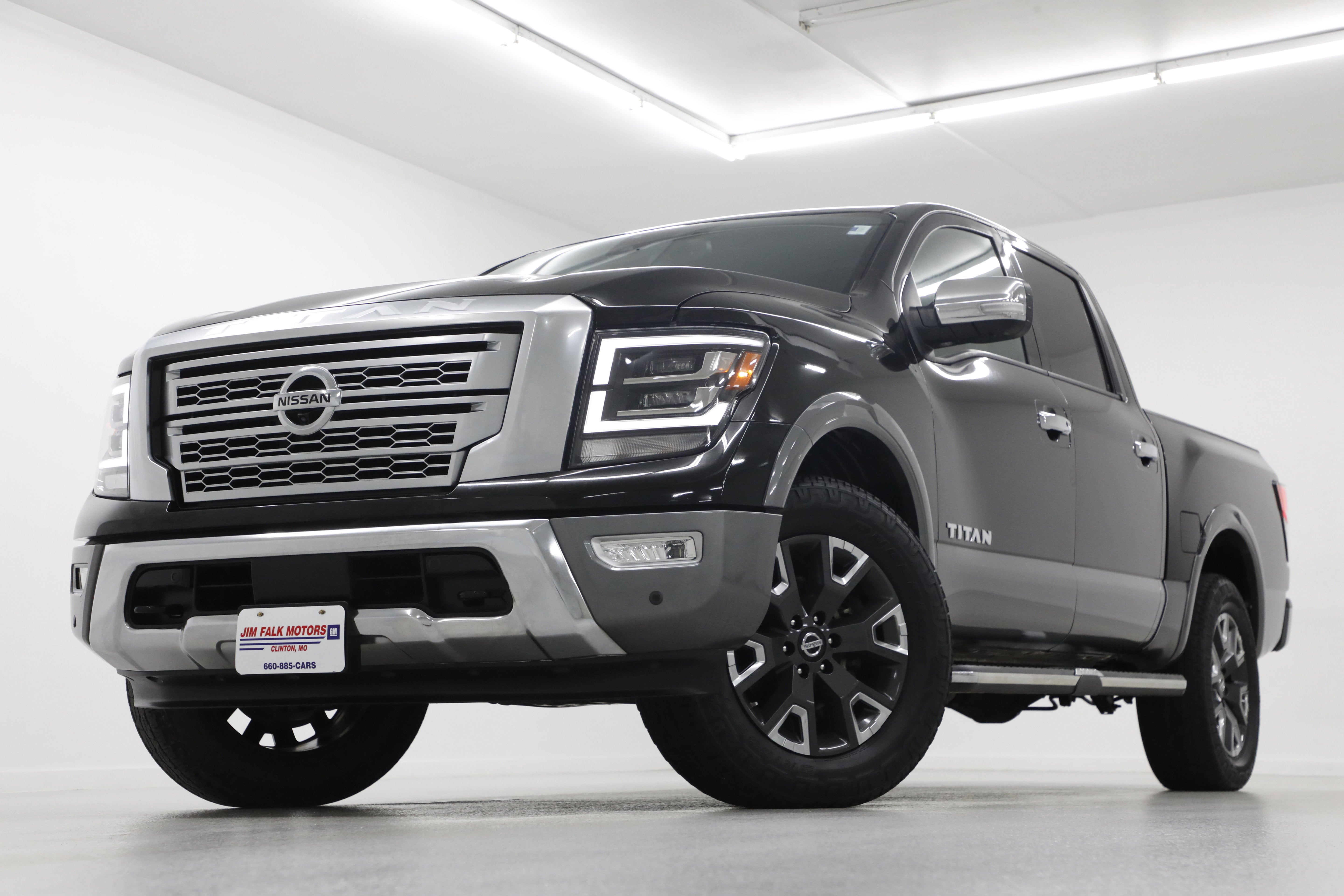 2022 Nissan Titan Platinum Reserve 4X4 Crew Cab's photo