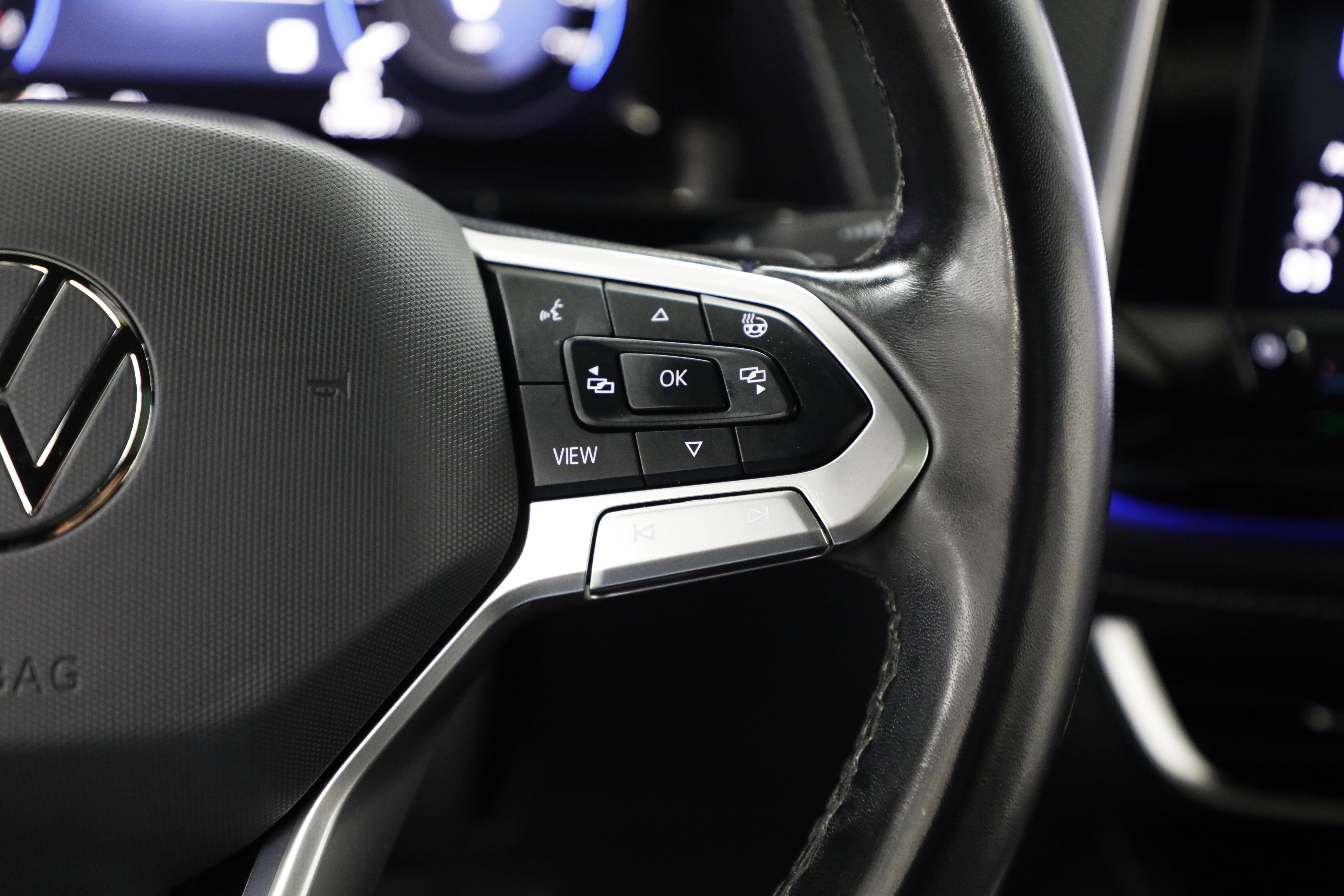 2024 Volkswagen Atlas Cross Sport 2.0T SEL Premium R-Line